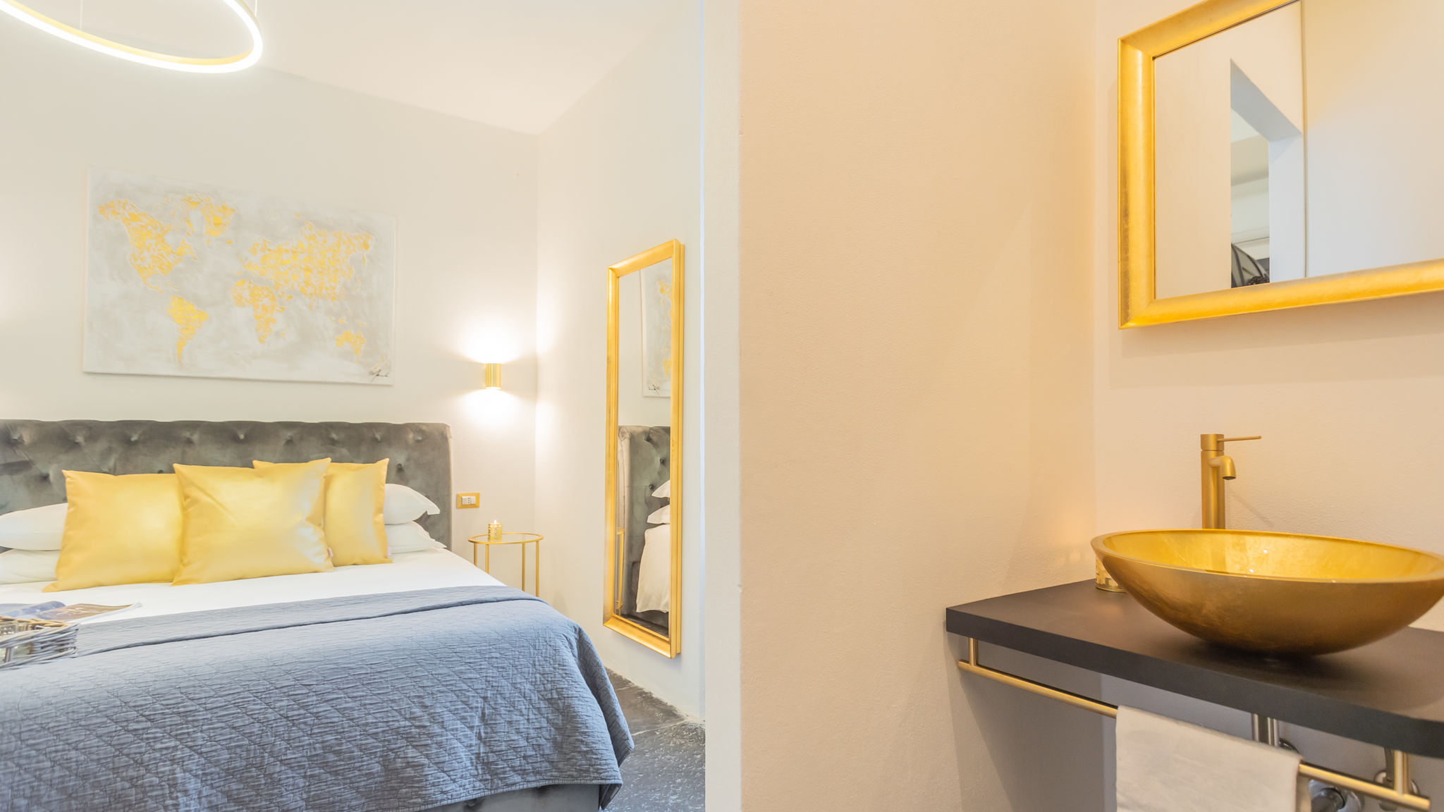 RentAllComo Como Como Dreams Apartments - Gold Suite