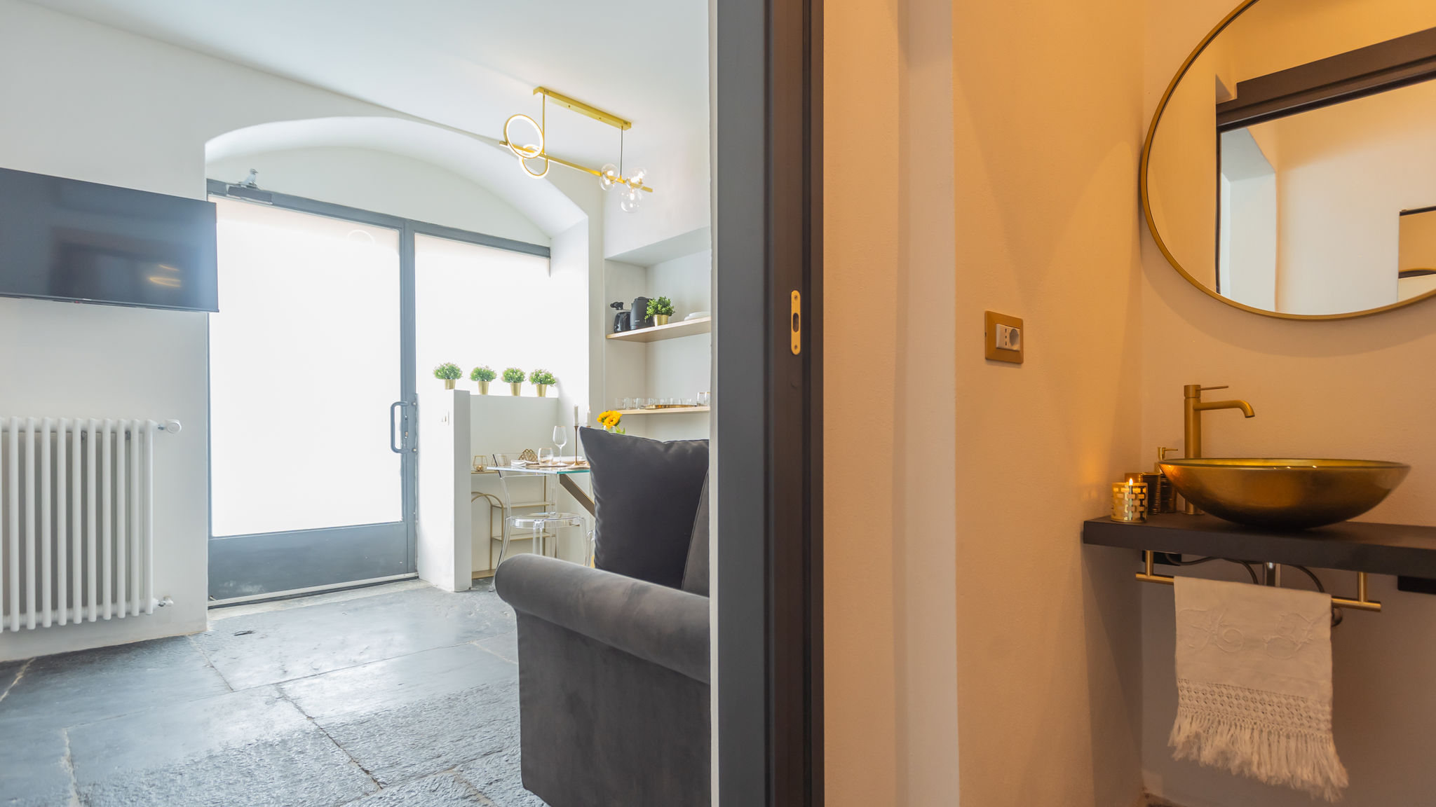 RentAllComo Como Como Dreams Apartments - Gold Suite