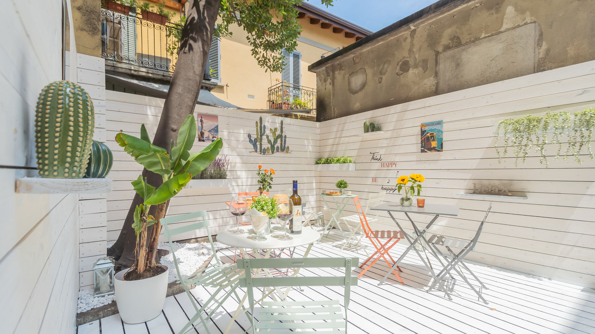 RentAllComo Como Como Dreams Apartments - Gold Suite