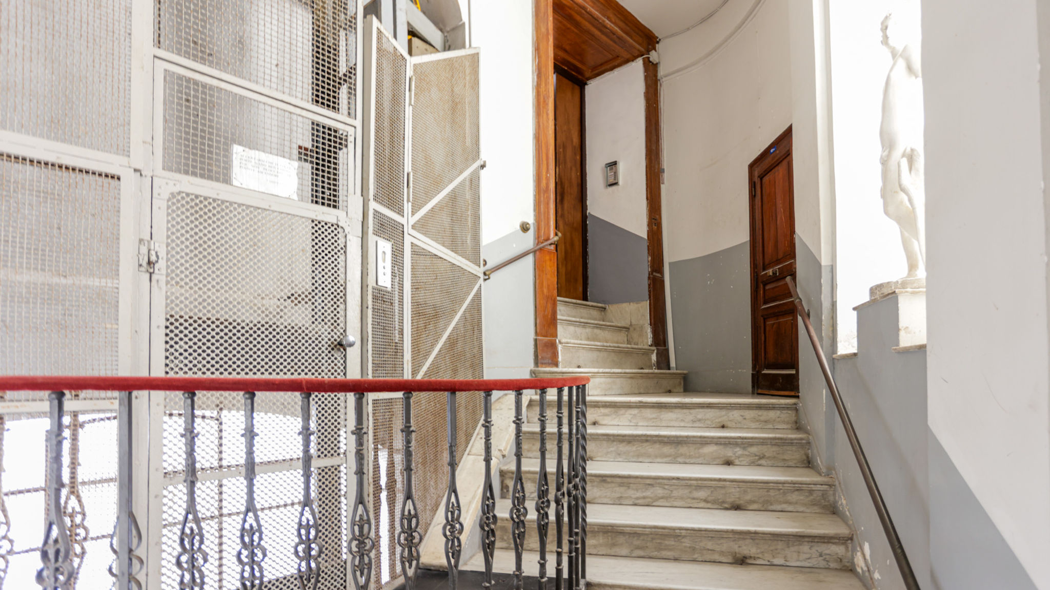 Via Tommaso Caravita 6