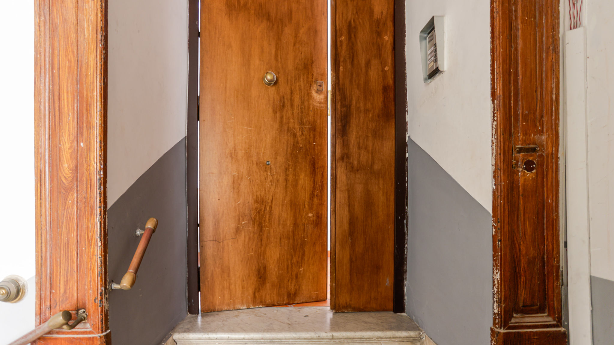 Via Tommaso Caravita 6