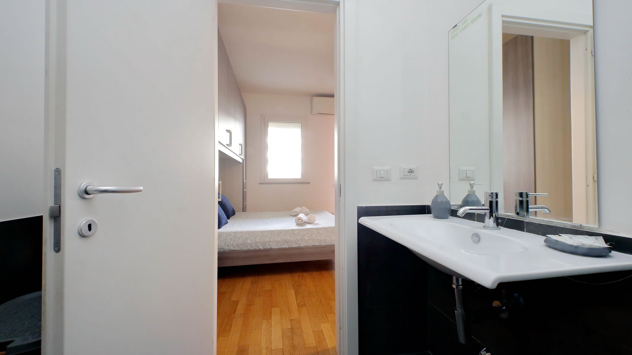 Italianway Roma Claudia's flat by Domus&Dimore