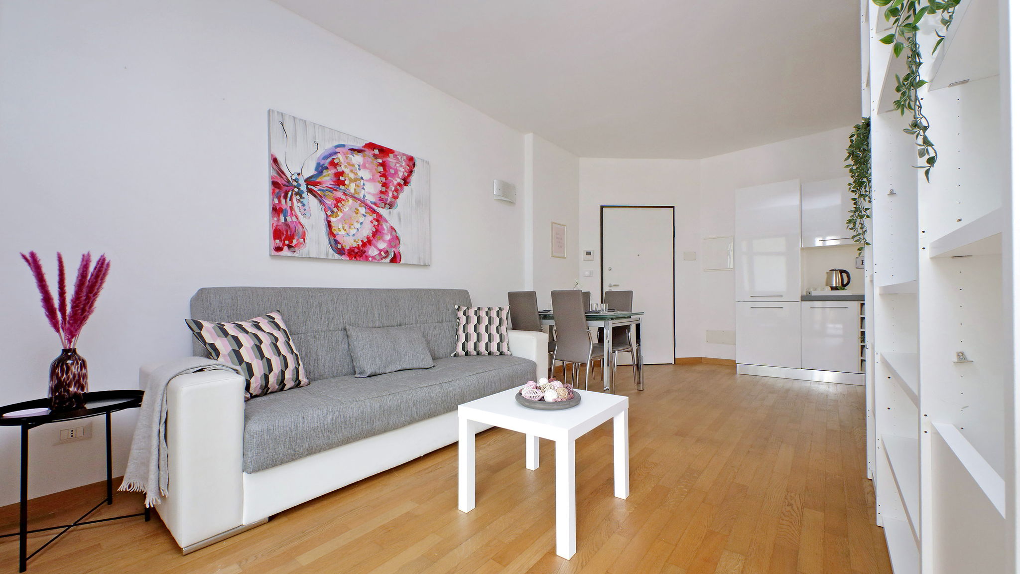 Italianway Roma Maurizio's flat by Domus&Dimore