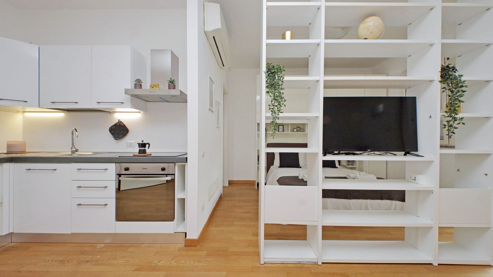 Italianway Roma Maurizio's flat by Domus&Dimore