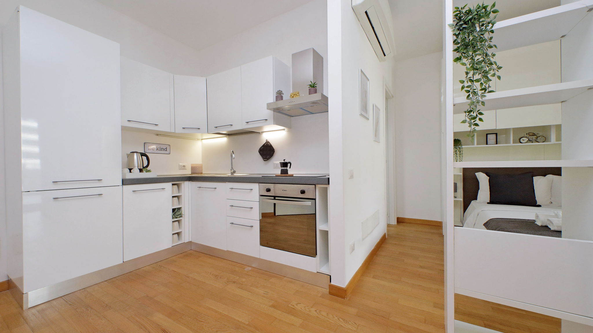 Italianway Roma Maurizio's flat by Domus&Dimore