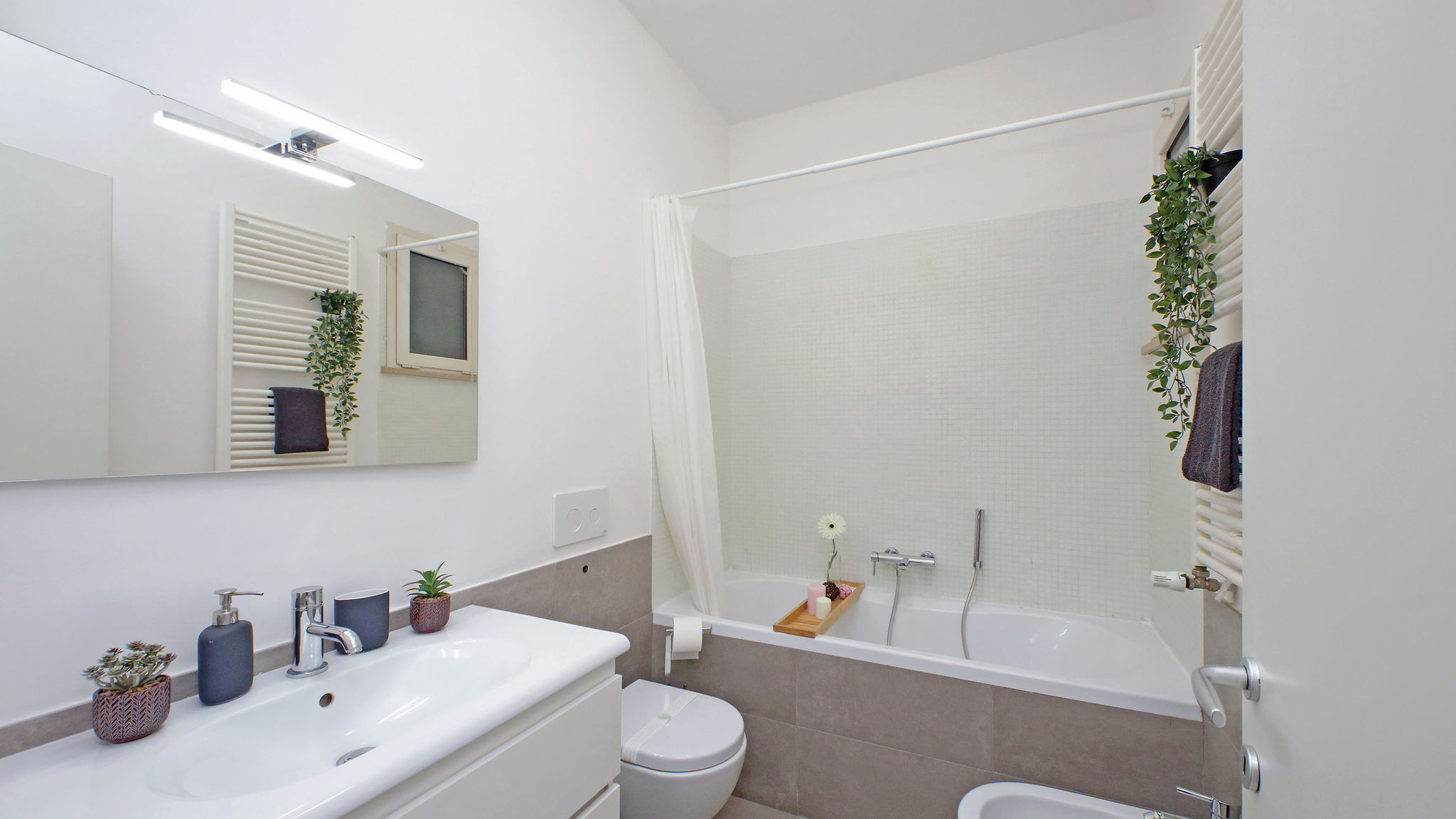 Italianway Roma Maurizio's flat by Domus&Dimore