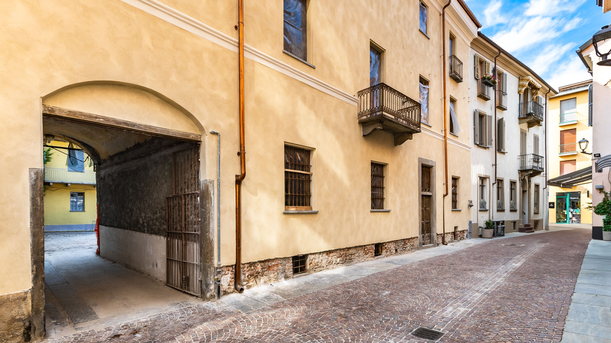 Italianway Alba Palazzo Stupino - Il Duomo