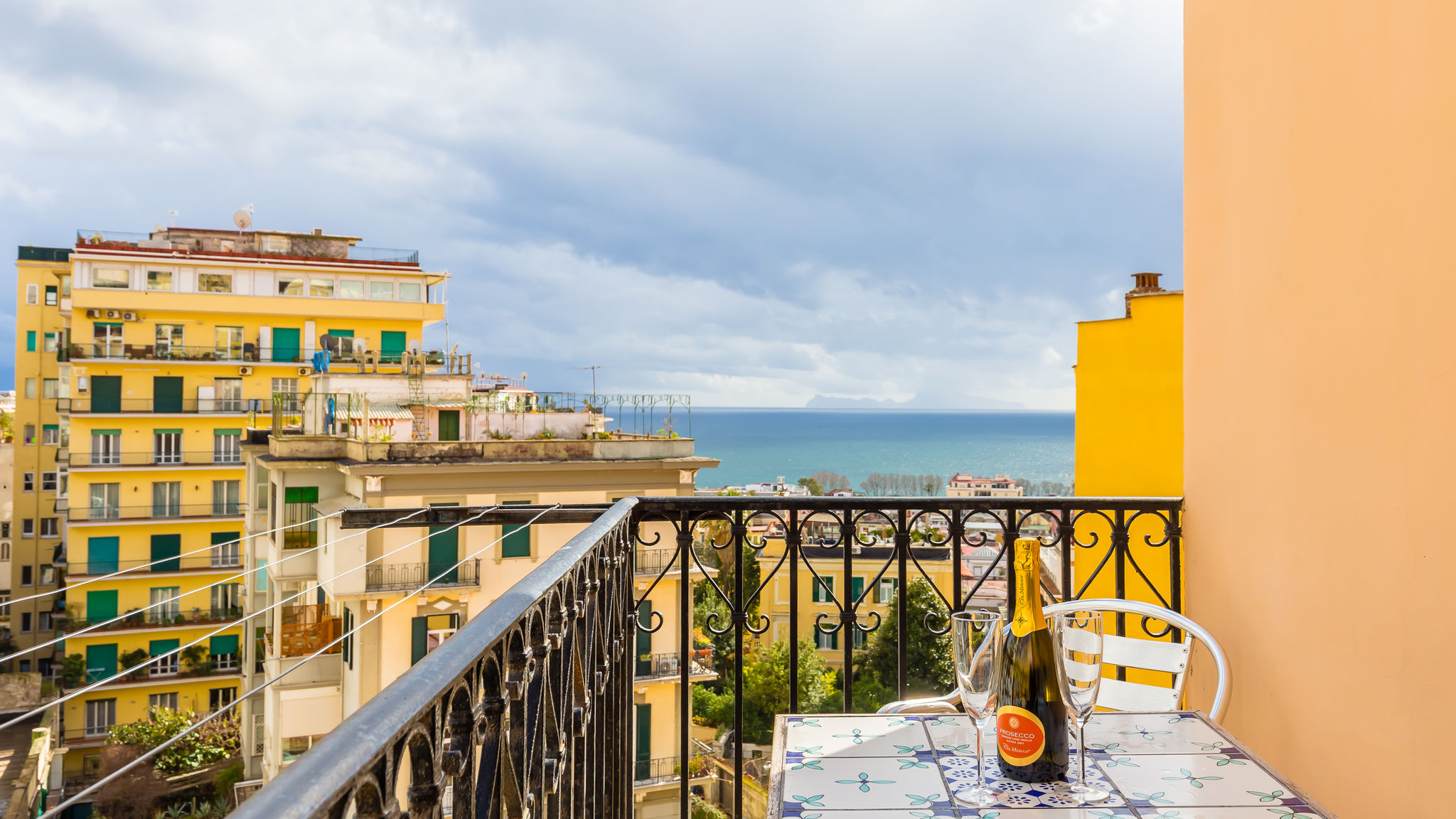 Napoliapartments.it (per Apt commercializzati) Napoli B&B Civico 33 - Parthenope Qdpl