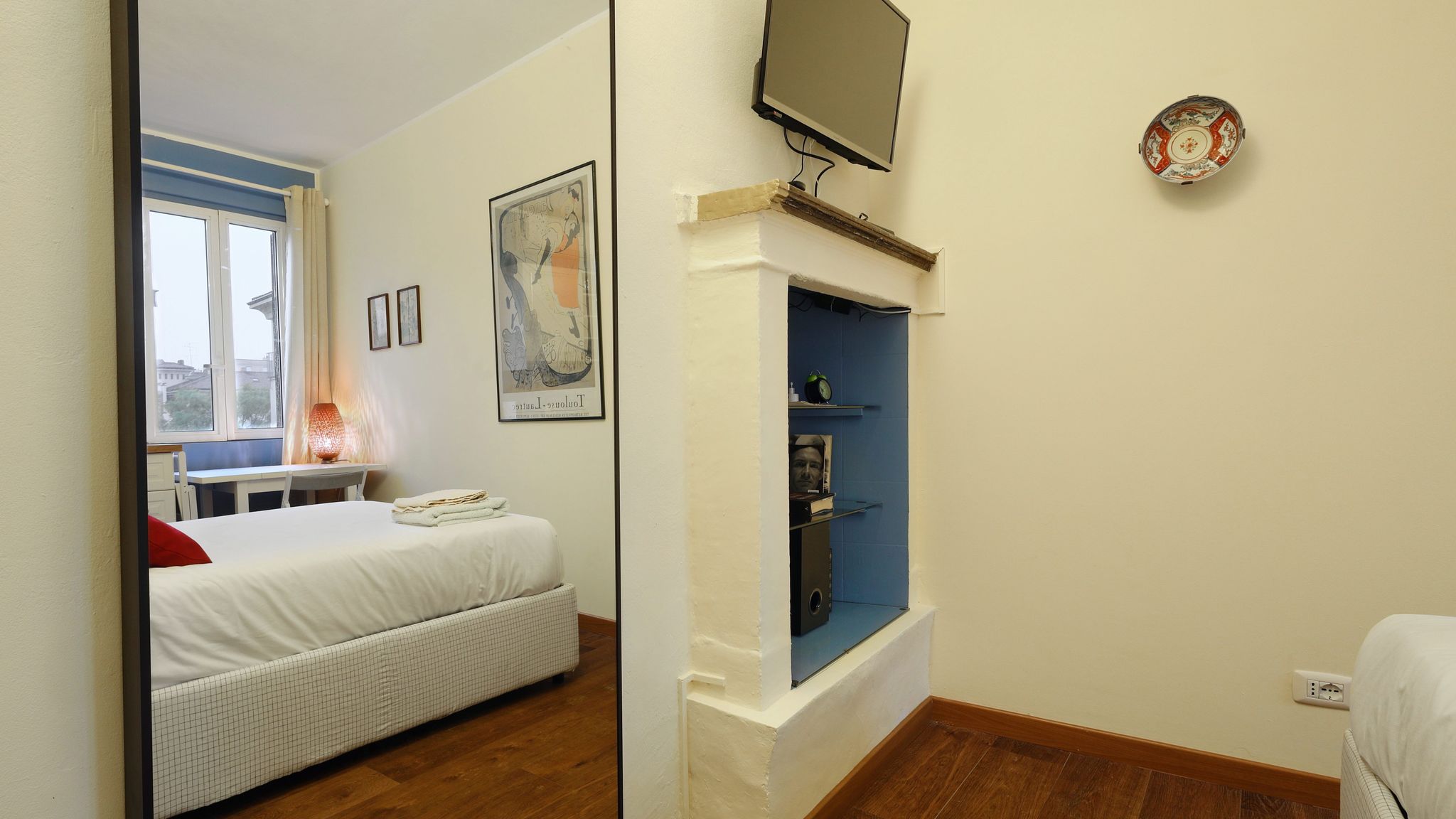 Italianway Milano Boutique Loft on Navigli; Stylish & Bright