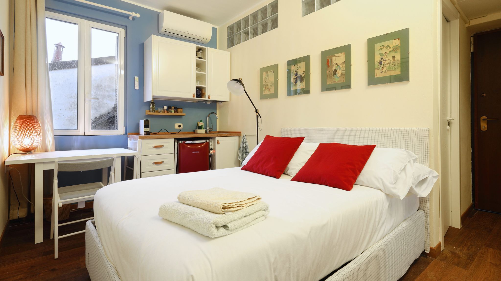 Italianway Milano Boutique Loft on Navigli; Stylish & Bright