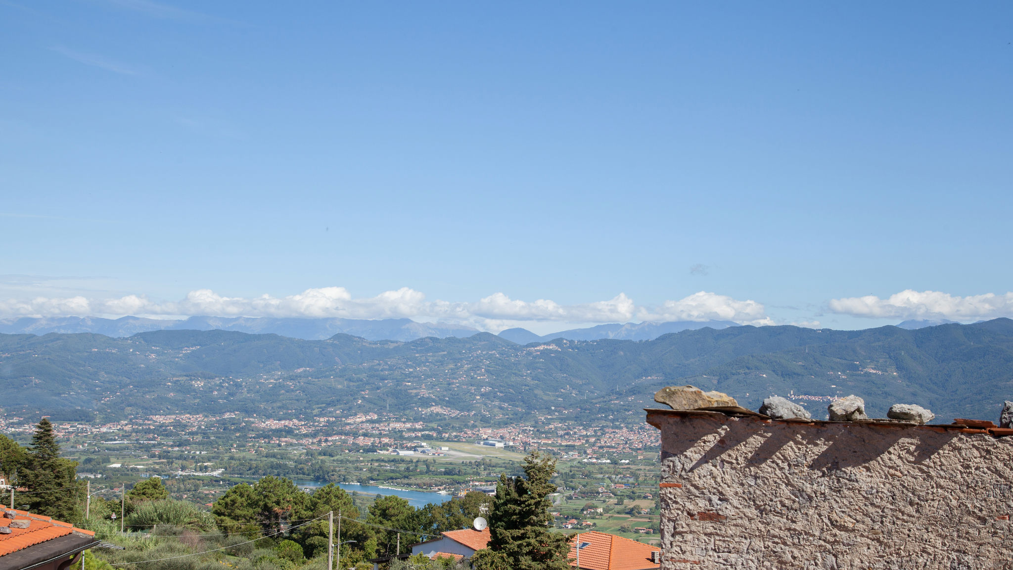 Italianway Ameglia Fivestay Roof terrace overlooking the gulf