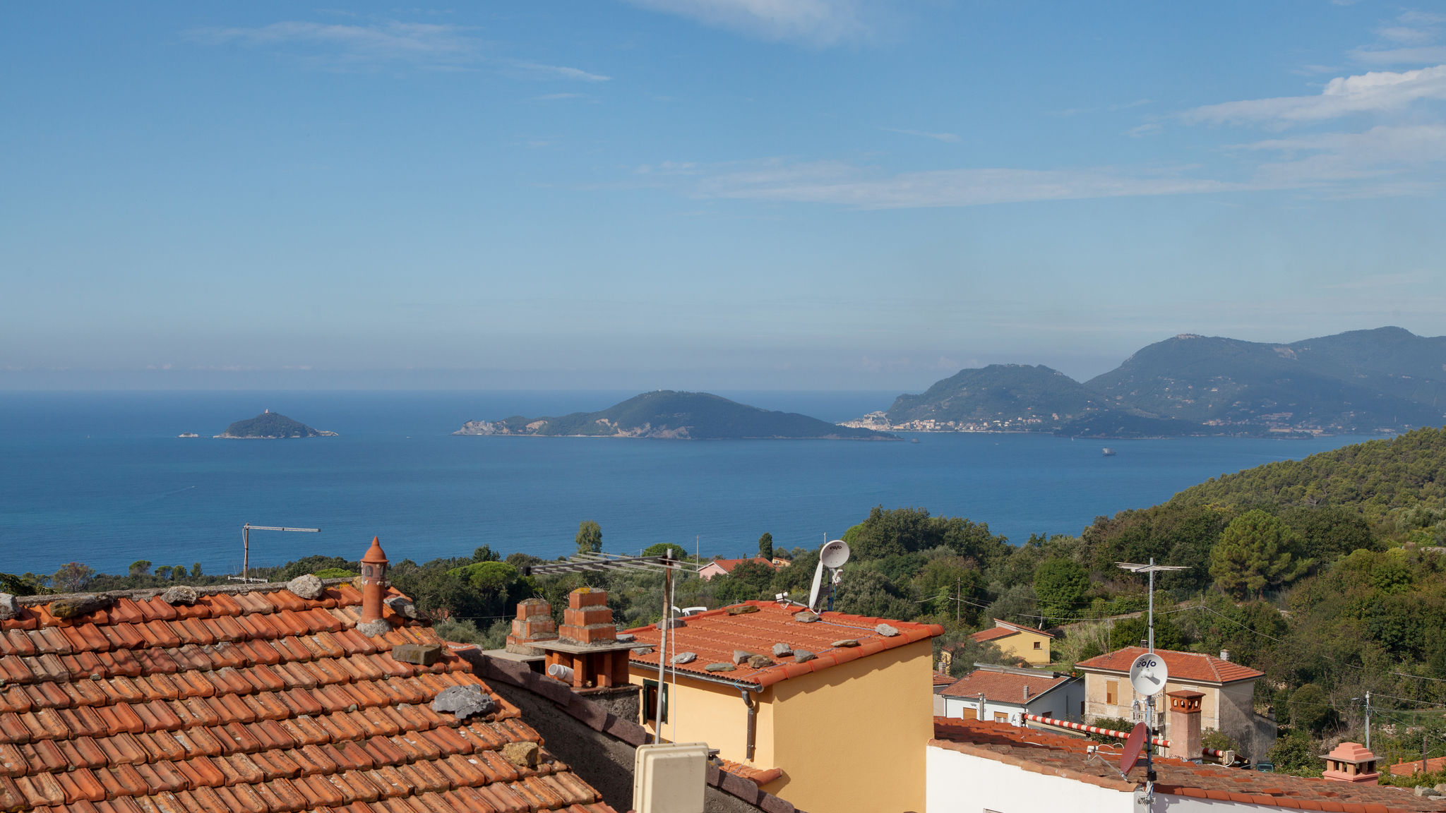 Italianway Ameglia Fivestay Roof terrace overlooking the gulf