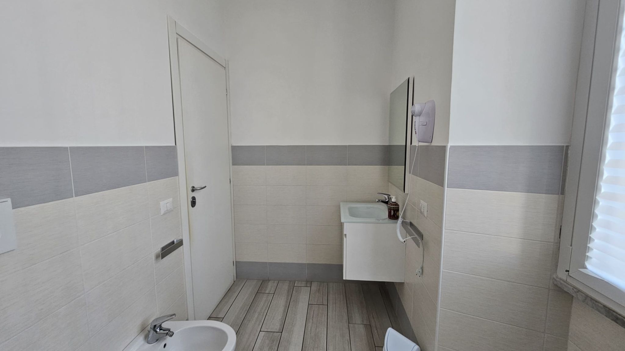 Italianway Civitavecchia Guest House Il Ferroviere - Family Room Bagno Esterno