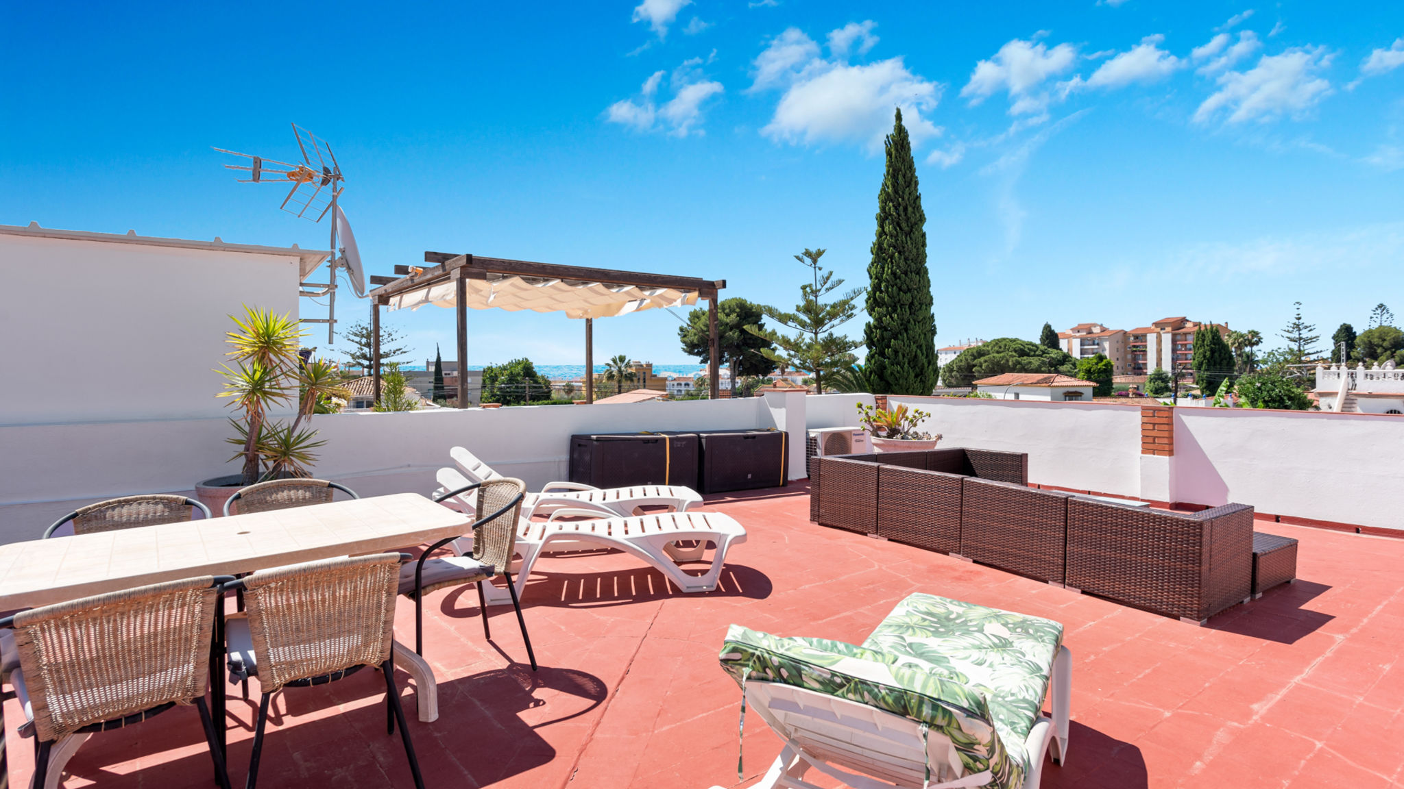 Costarentals Torremolinos Family apartment in Benalmadena with pool by Costarentals - Ref 218