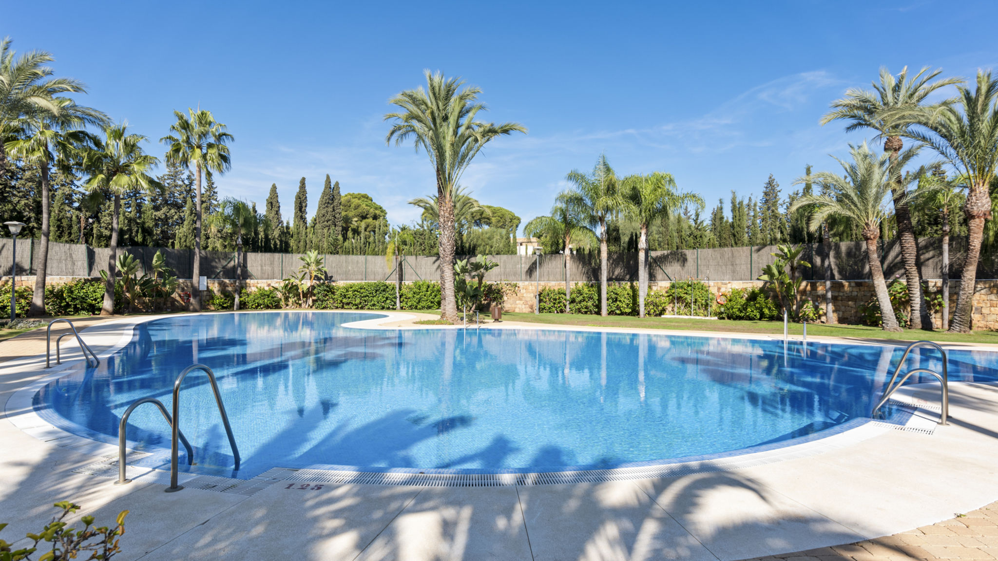 Costarentals Marbella Stylish apartment with pool in Marbella by Costarentals - Ref M51