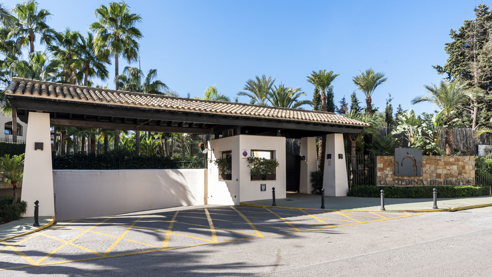 Costarentals Marbella Stylish apartment with pool in Marbella by Costarentals - Ref M51