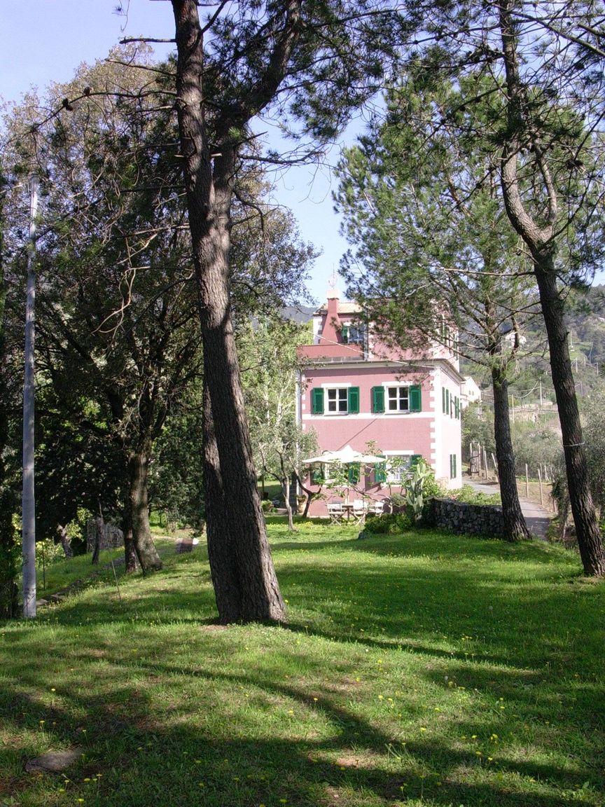 Italianway Monterosso al Mare Historical Villa 'The Birdhouse' with Garden and Views