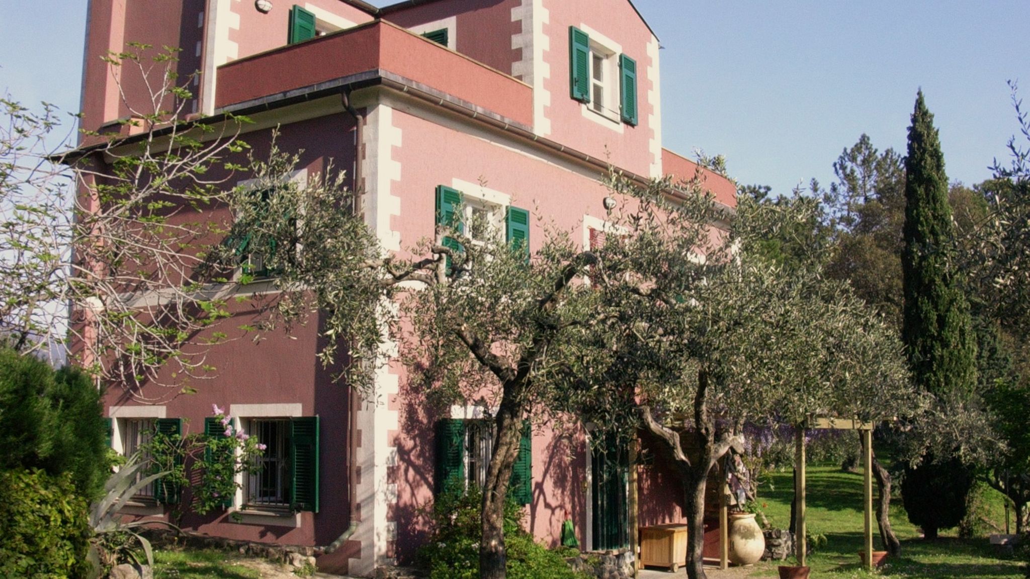 Italianway Monterosso al Mare Historical Villa 'The Birdhouse' with Garden and Views