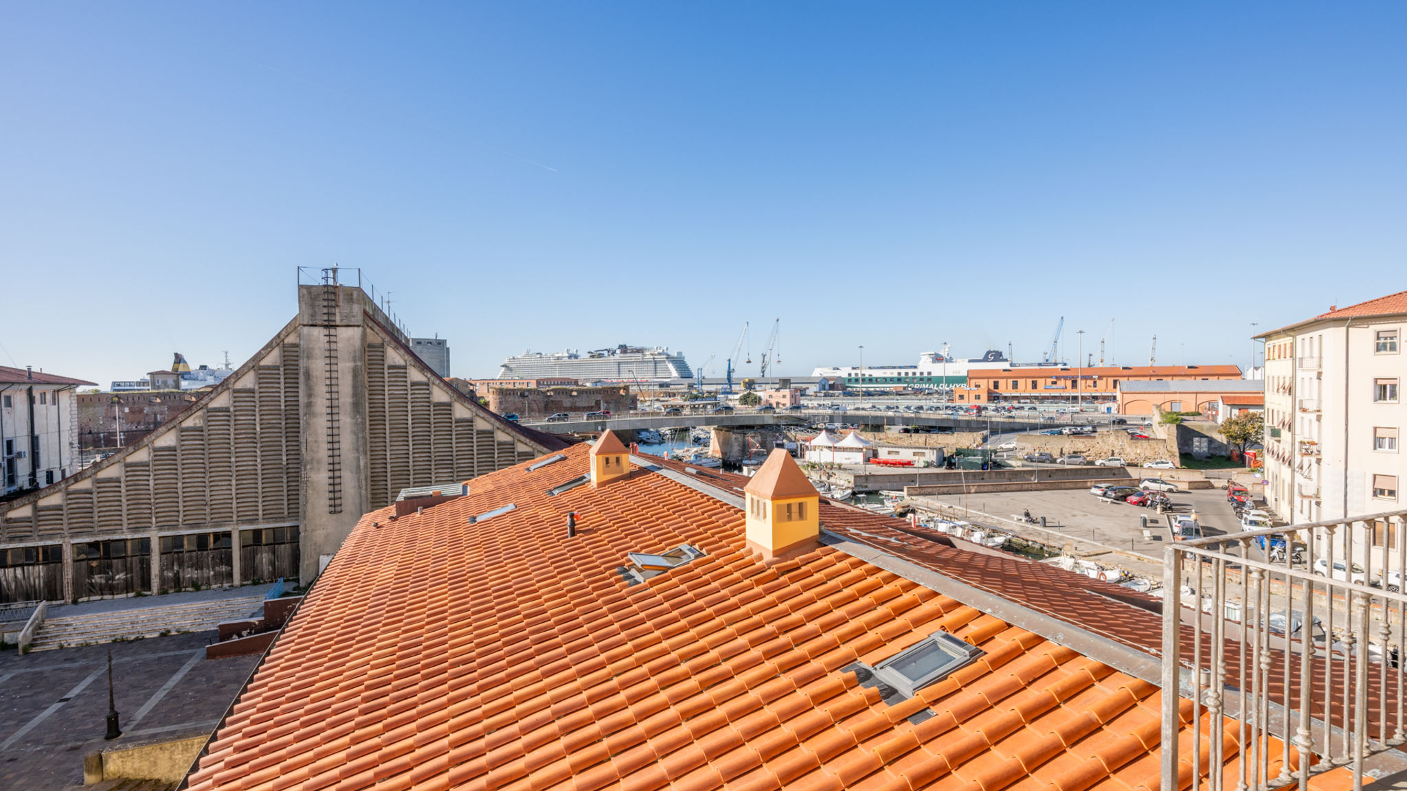 Italianway Livorno Travel Meditation House by Pleiades Home