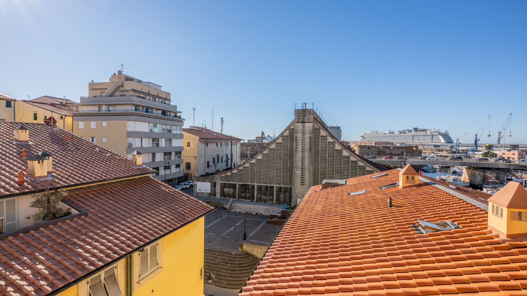 Italianway Livorno Travel Meditation House by Pleiades Home