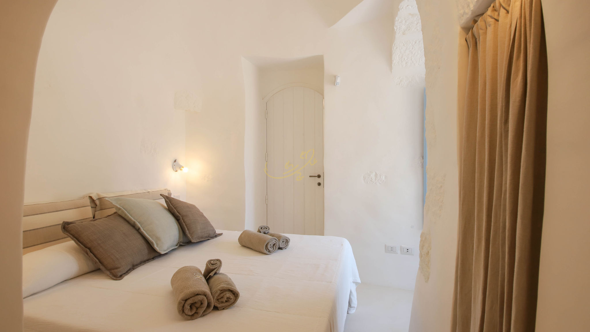 Trulli e Dimore Property Management Ostuni TD Lamiamola Stylish Trulli & Lamie with Pool