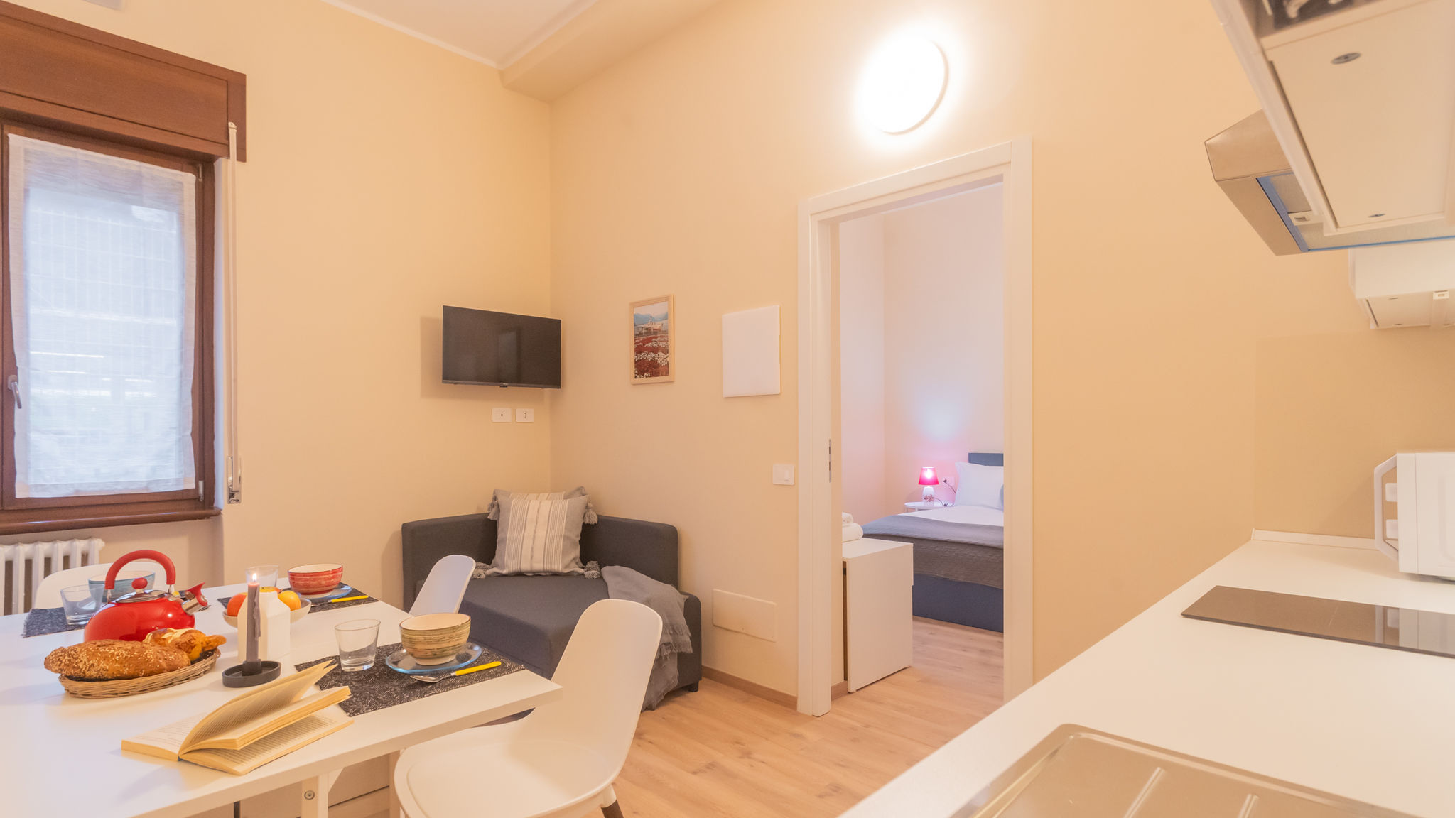 RentAllComo Como Breva Apartment nearby Como S.G. Train Station