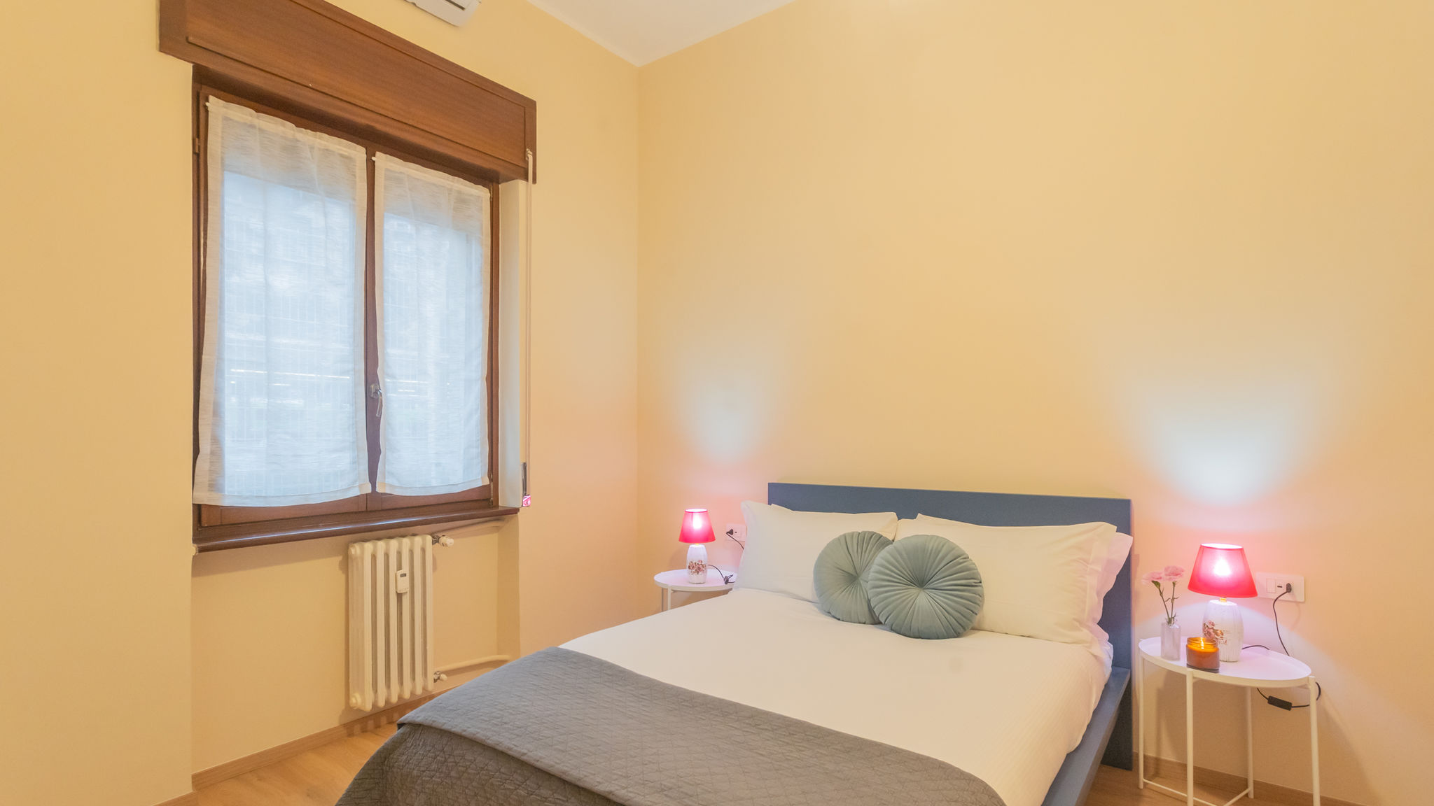 RentAllComo Como Breva Apartment nearby Como S.G. Train Station