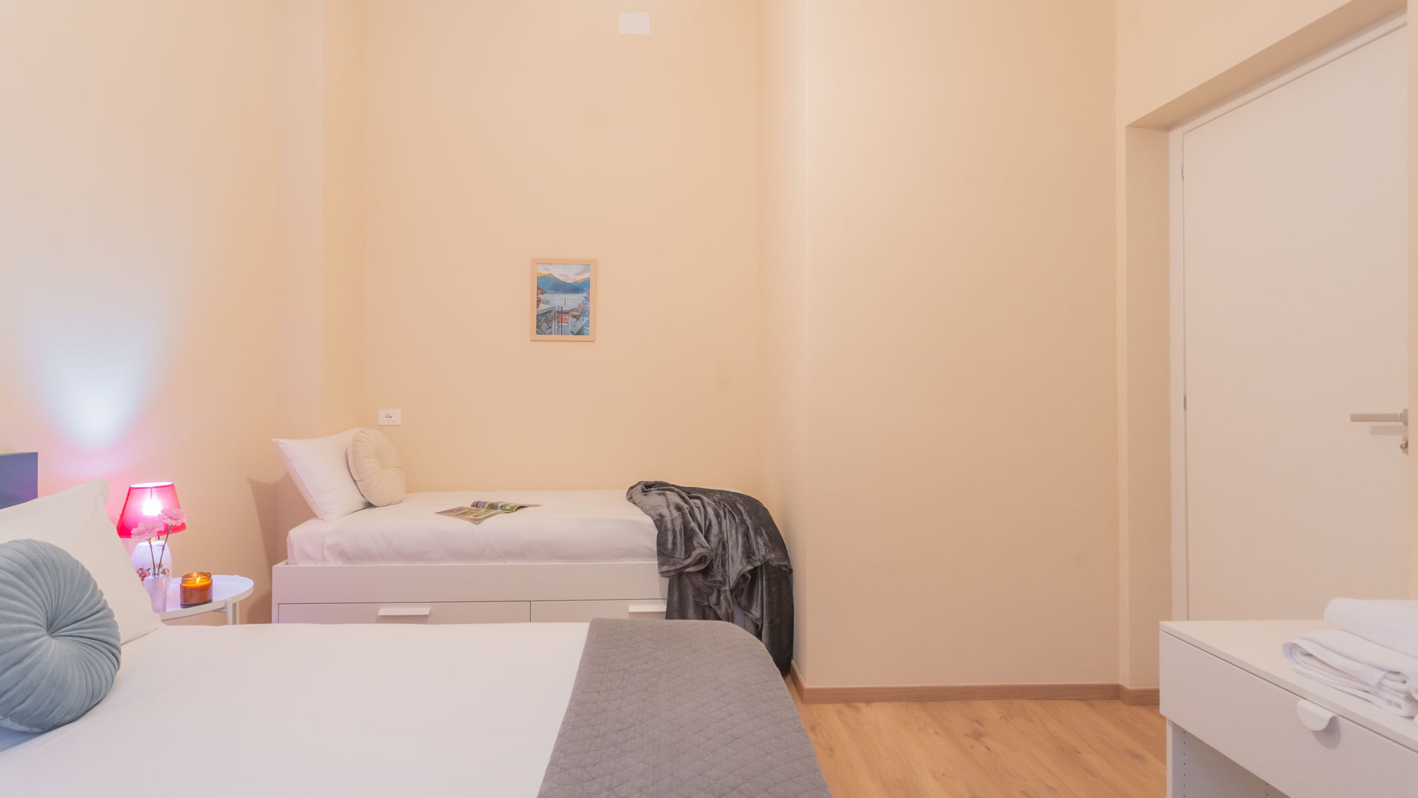 RentAllComo Como Breva Apartment nearby Como S.G. Train Station