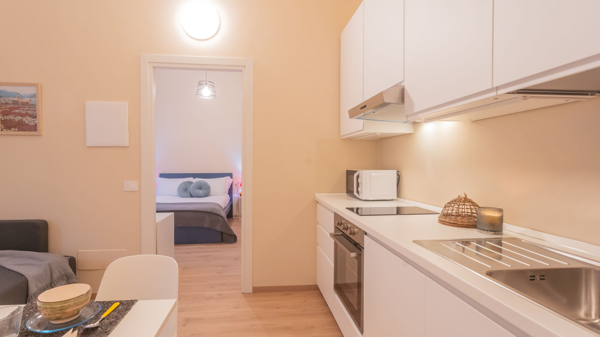 RentAllComo Como Breva Apartment nearby Como S.G. Train Station