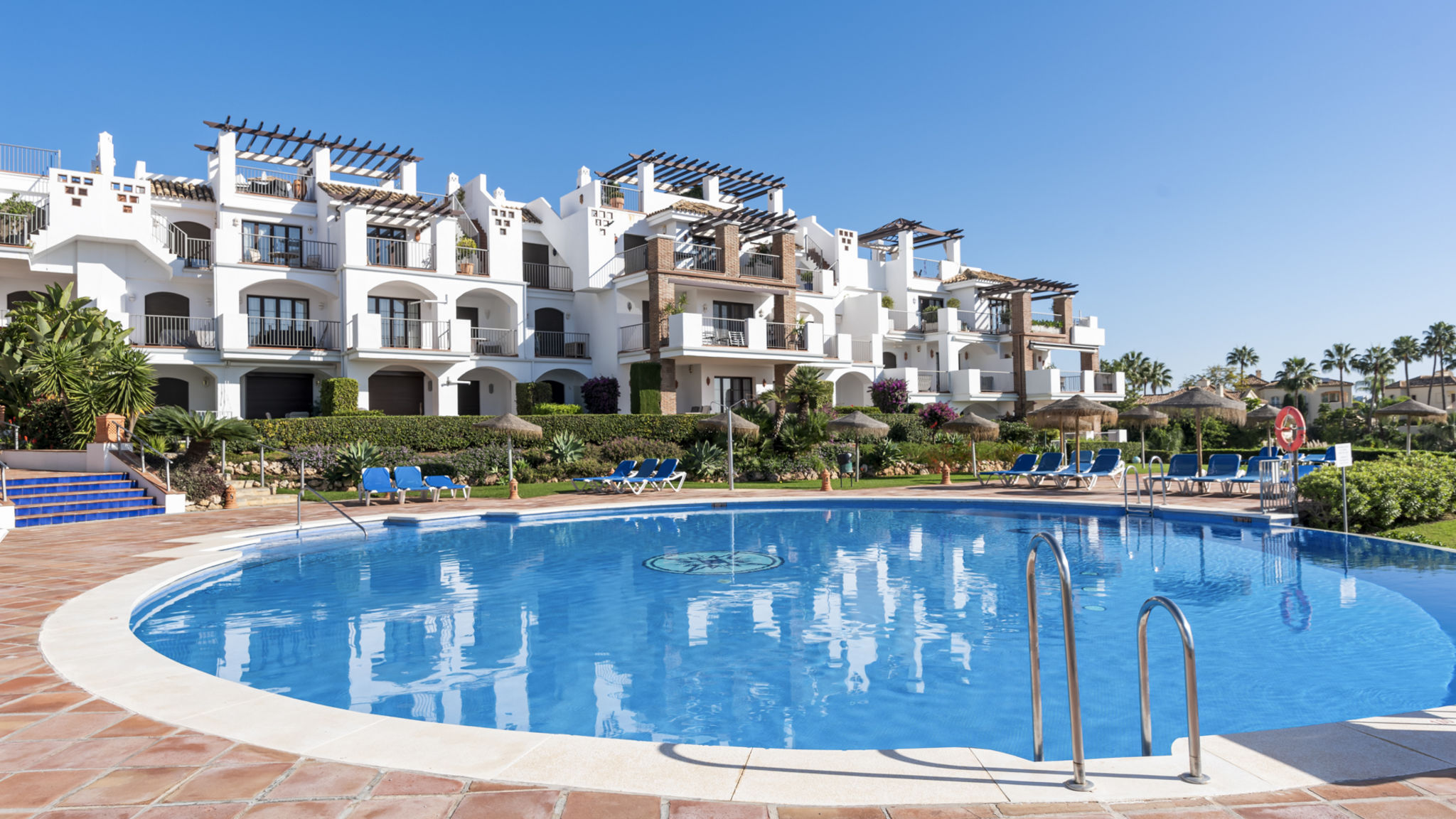 Costarentals Benahavís Los Arqueros sunny balcony with pool by Costarentals - Ref M52