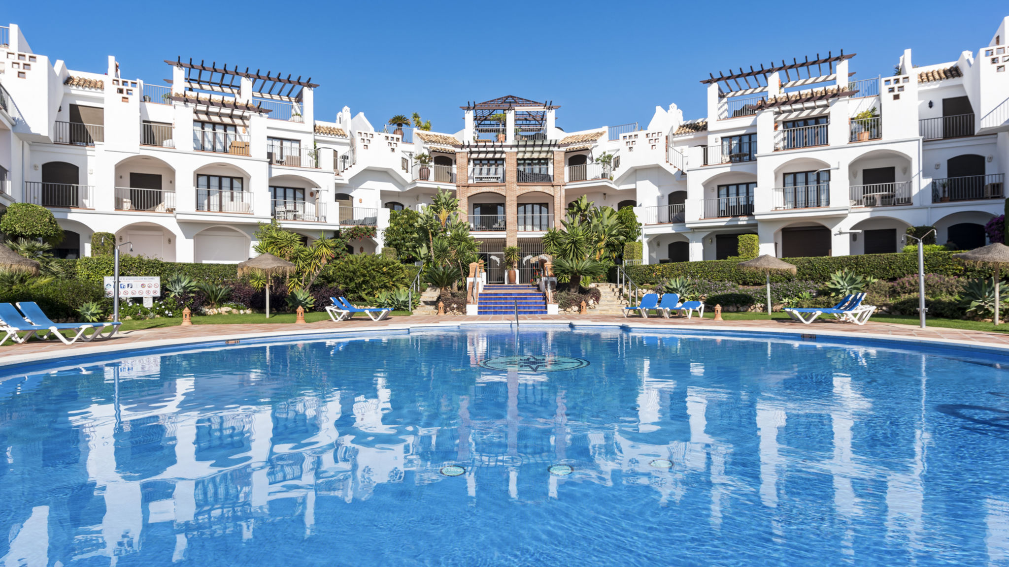 Costarentals Benahavís Los Arqueros sunny balcony with pool by Costarentals - Ref M52