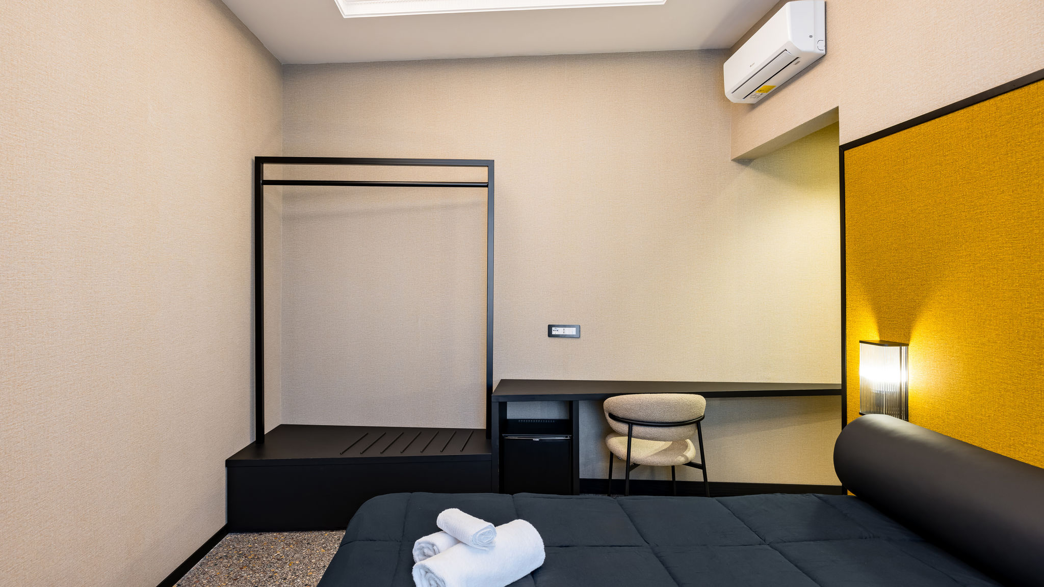 Napoliapartments.it (per Apt commercializzati) Napoli Capuana15 - Giallo Napoli