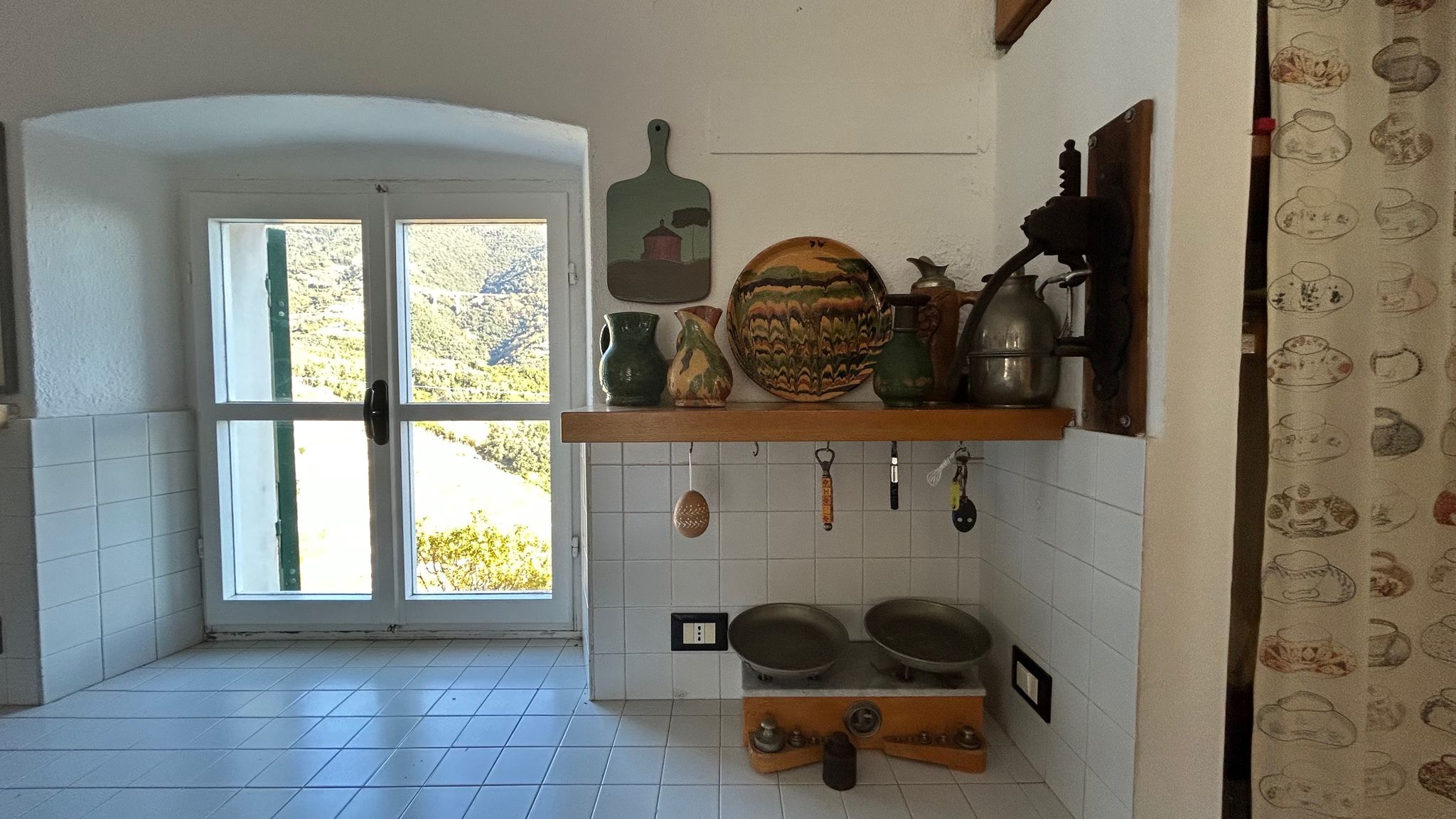 Italianway Monterosso al Mare Historical Villa 'The Birdhouse' with Garden and Views