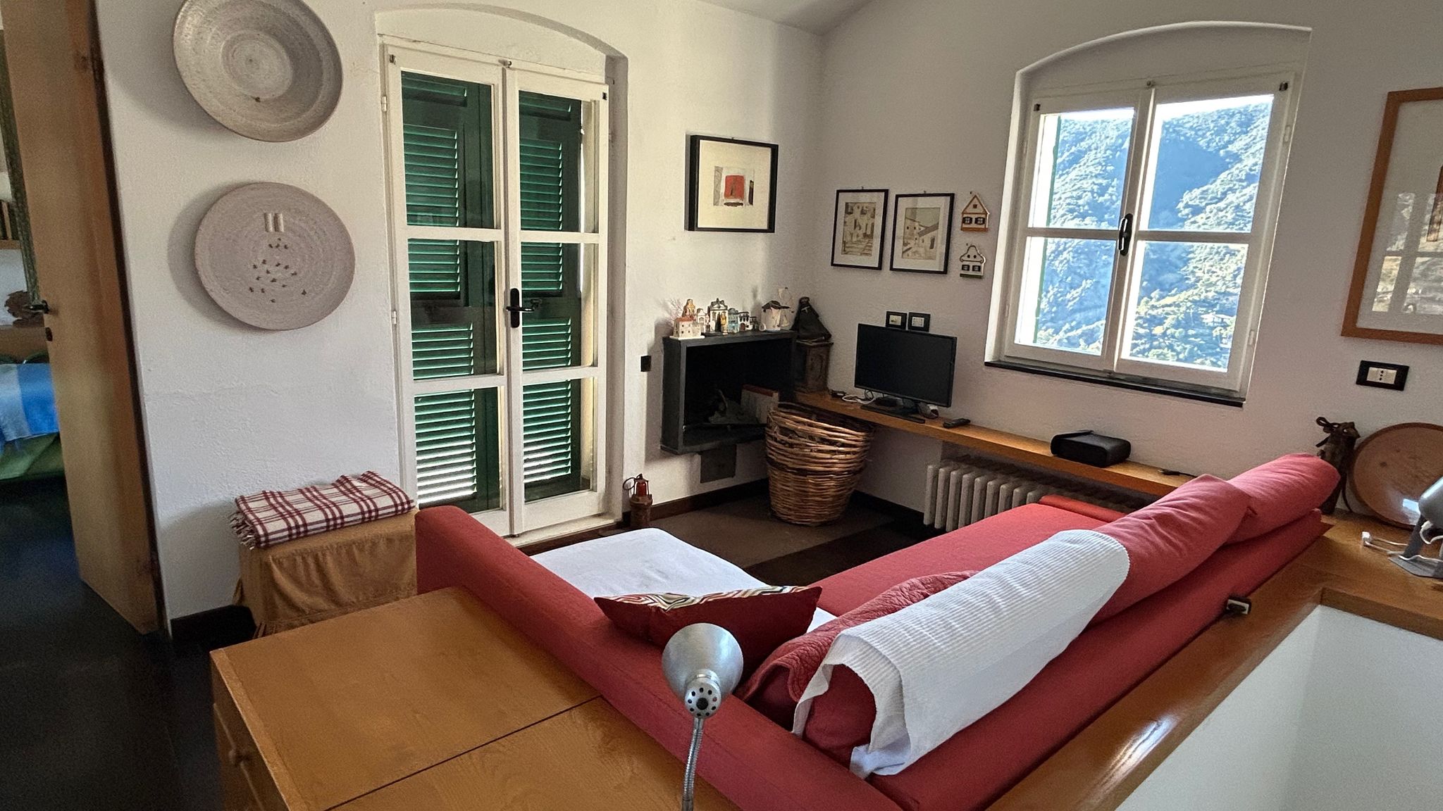 Italianway Monterosso al Mare Historical Villa 'The Birdhouse' with Garden and Views