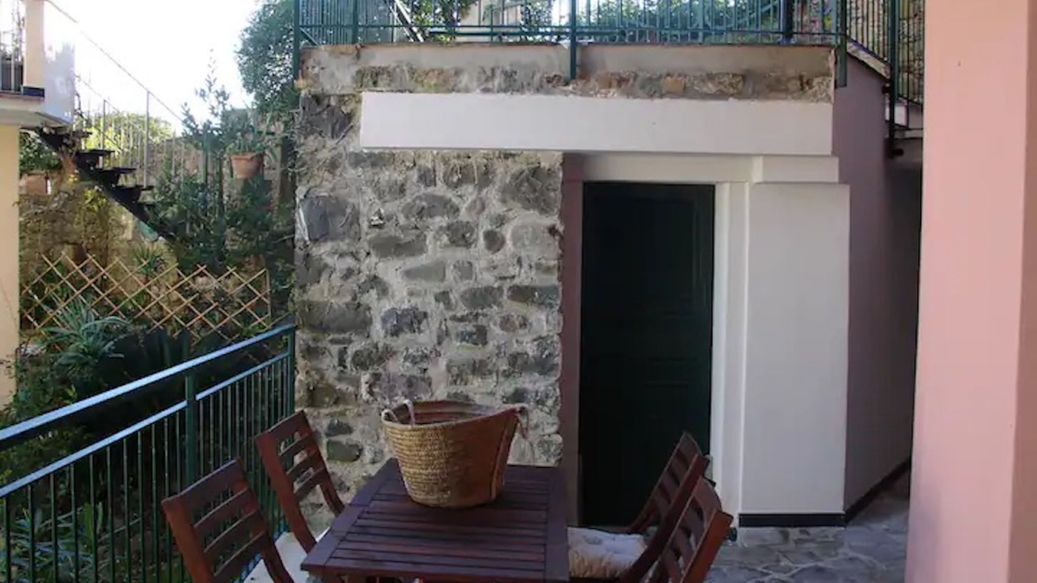 Italianway Monterosso al Mare Serena's Beach Side Apt with Parking and A/C