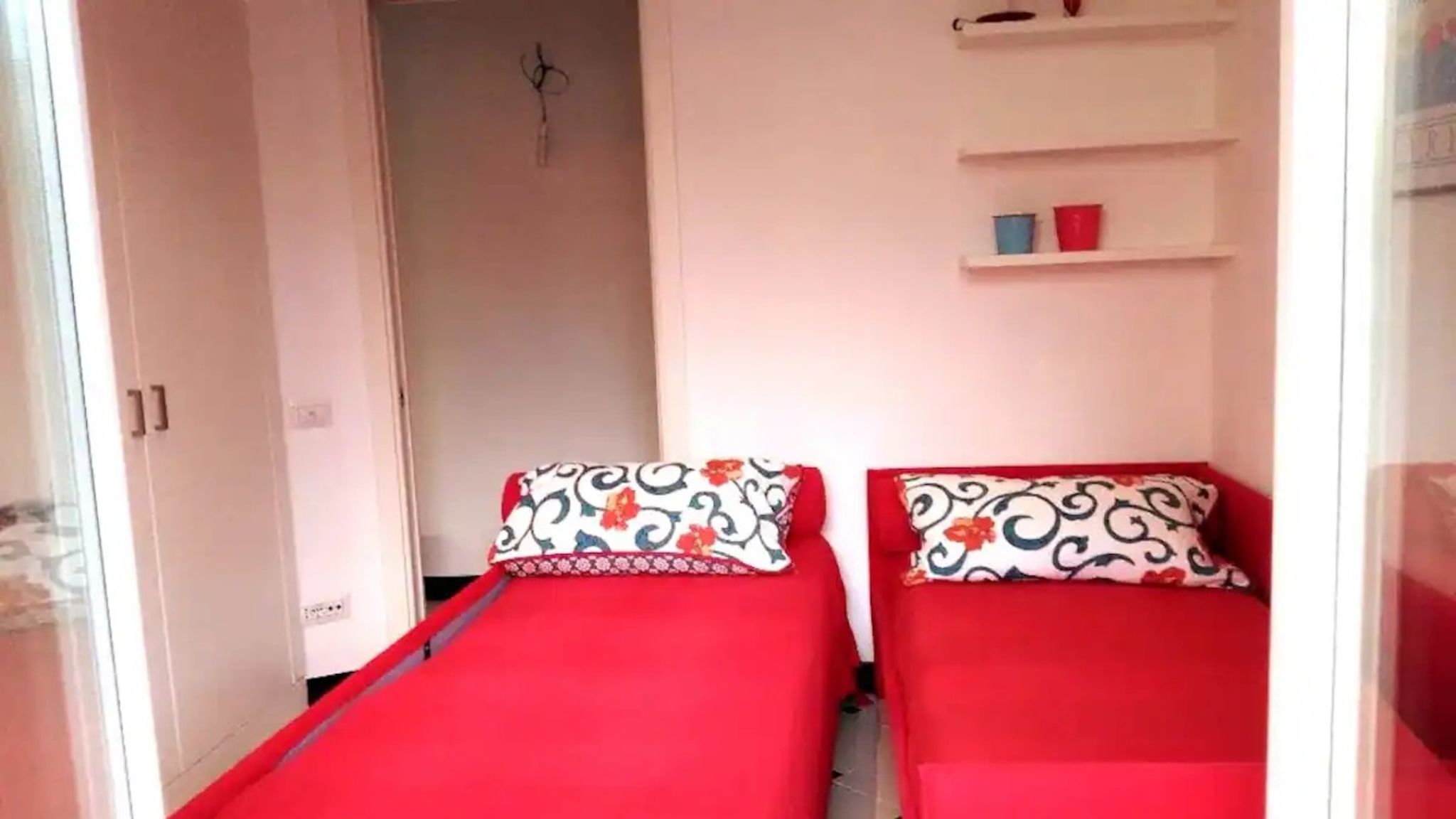 Italianway Monterosso al Mare Serena's Beach Side Apt with Parking and A/C