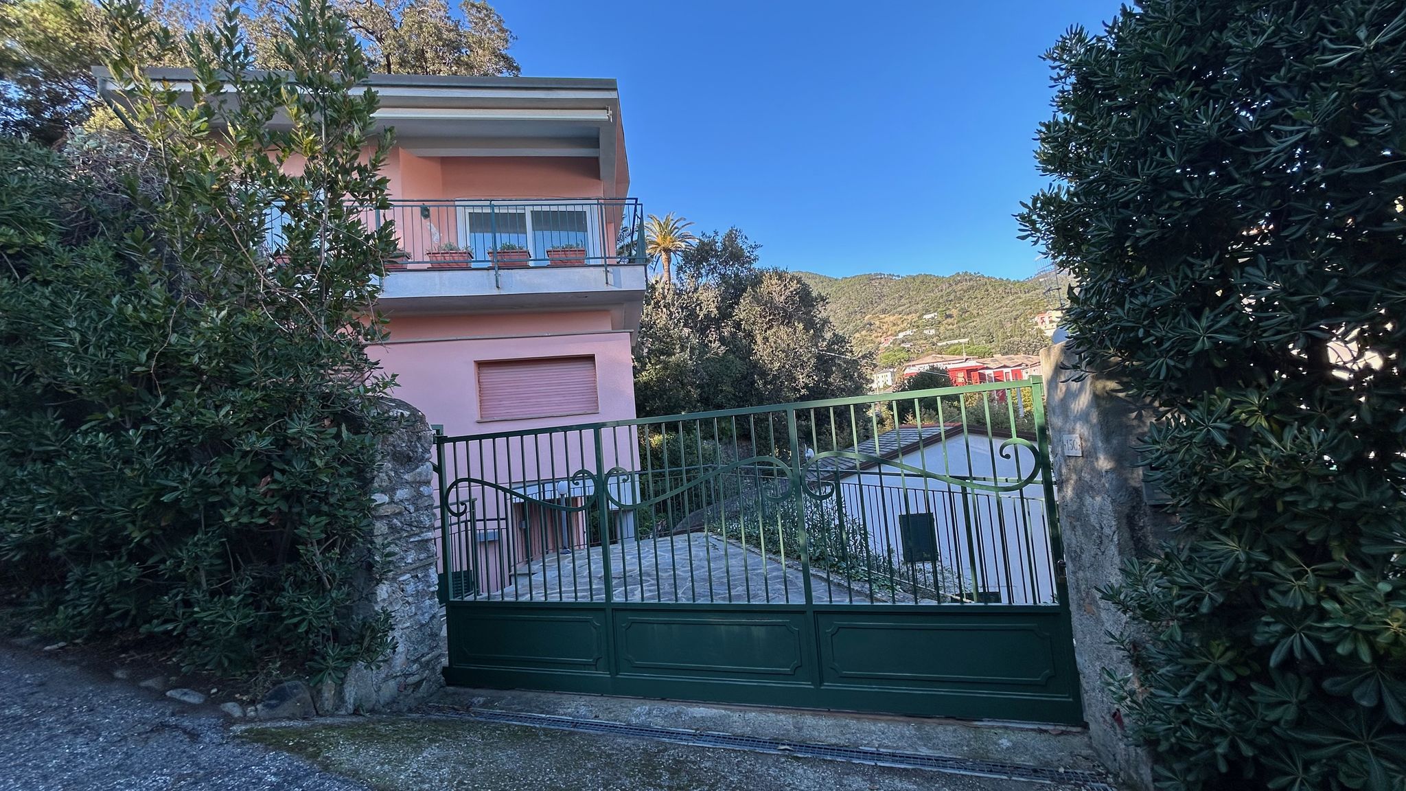 Italianway Monterosso al Mare Serena's Beach Side Apt with Parking and A/C