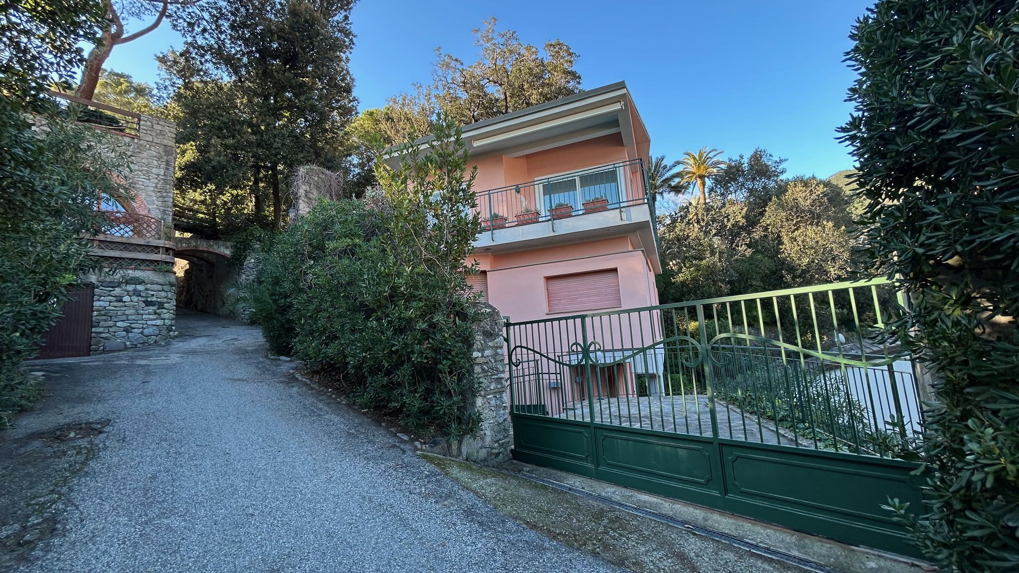 Italianway Monterosso al Mare Serena's Beach Side Apt with Parking and A/C