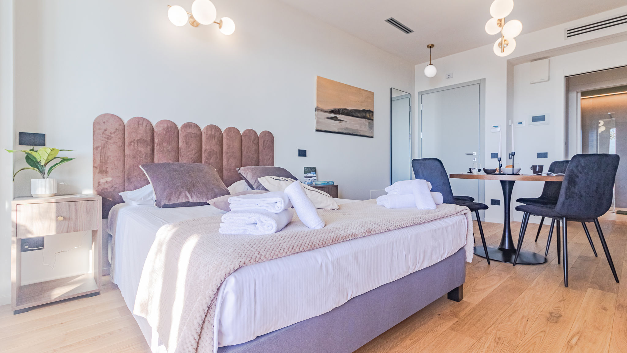 Italianway Como Aurora Apartment by Rent All Como