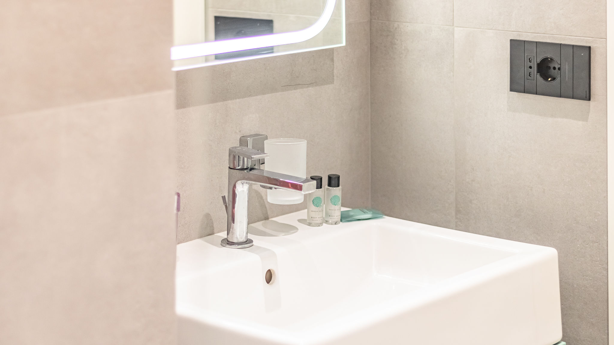 Italianway Como Aurora Apartment by Rent All Como