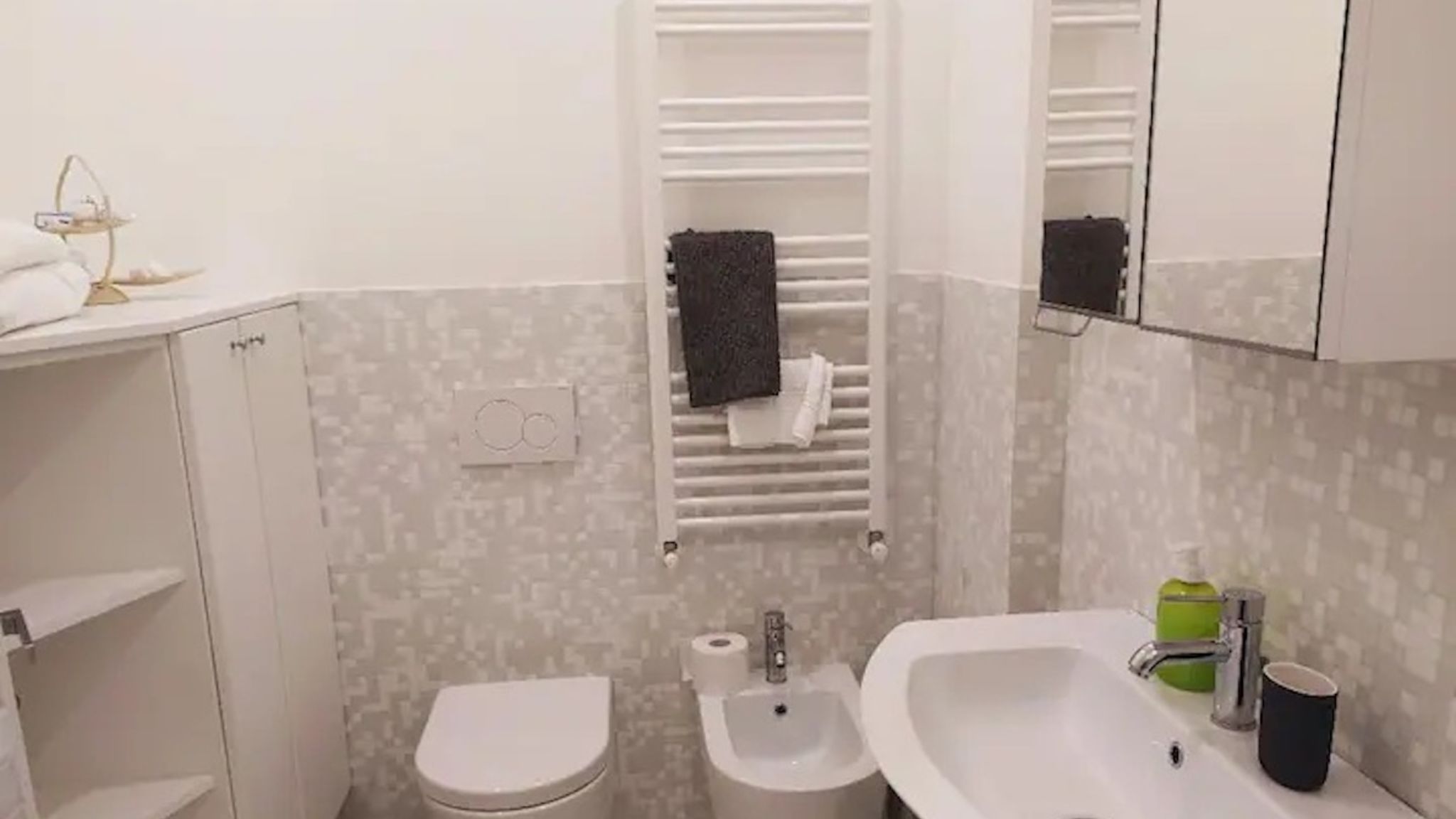 Italianway Monterosso al Mare Serena's Beach Side Apt with Parking and A/C