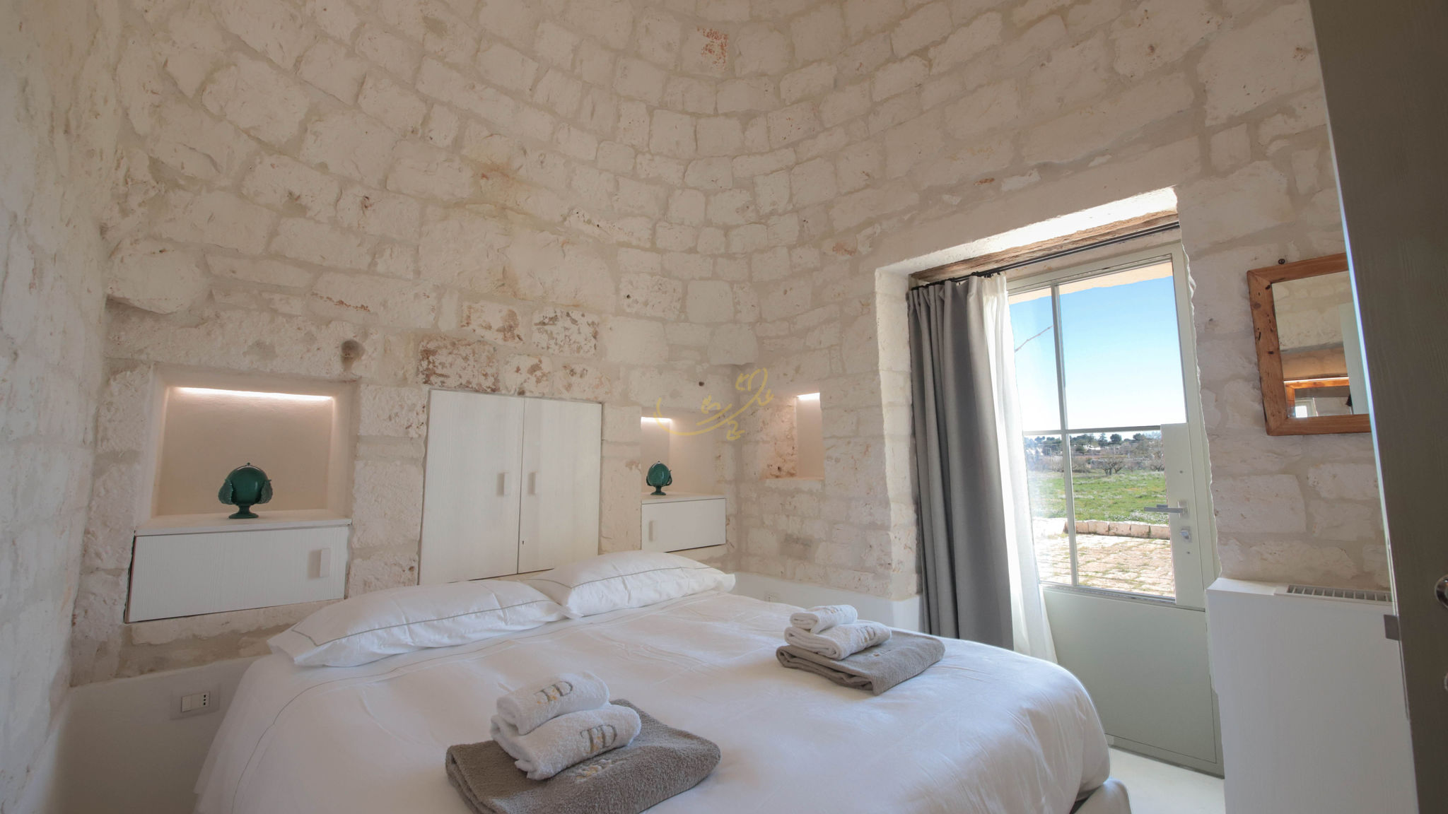 Trulli e Dimore Property Management Martina Franca TD I Coni di Pinurè Trulli with Scenic Valley View