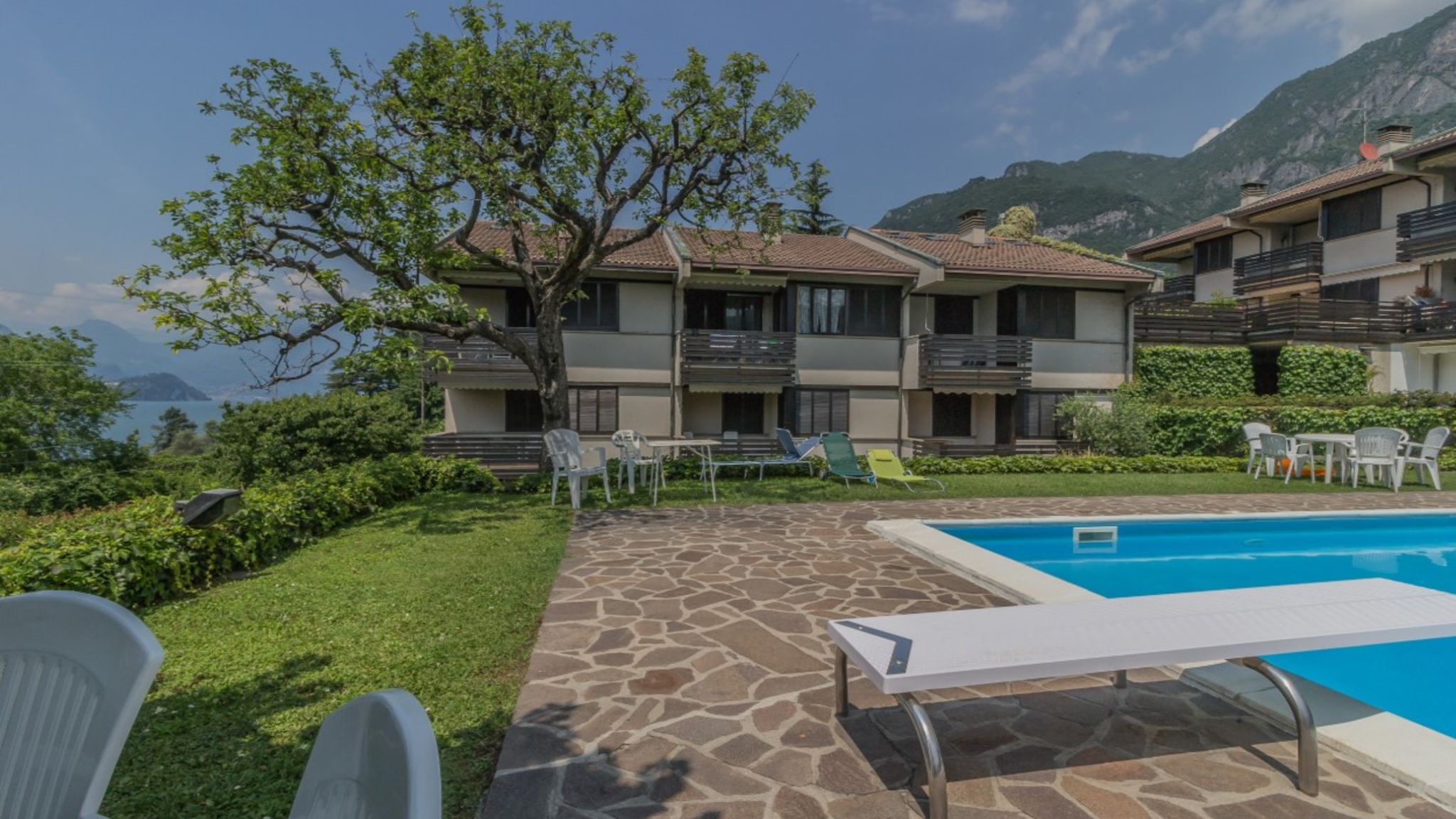 Italianway Lierna SunsetView - Lake Como swimming pool and garden
