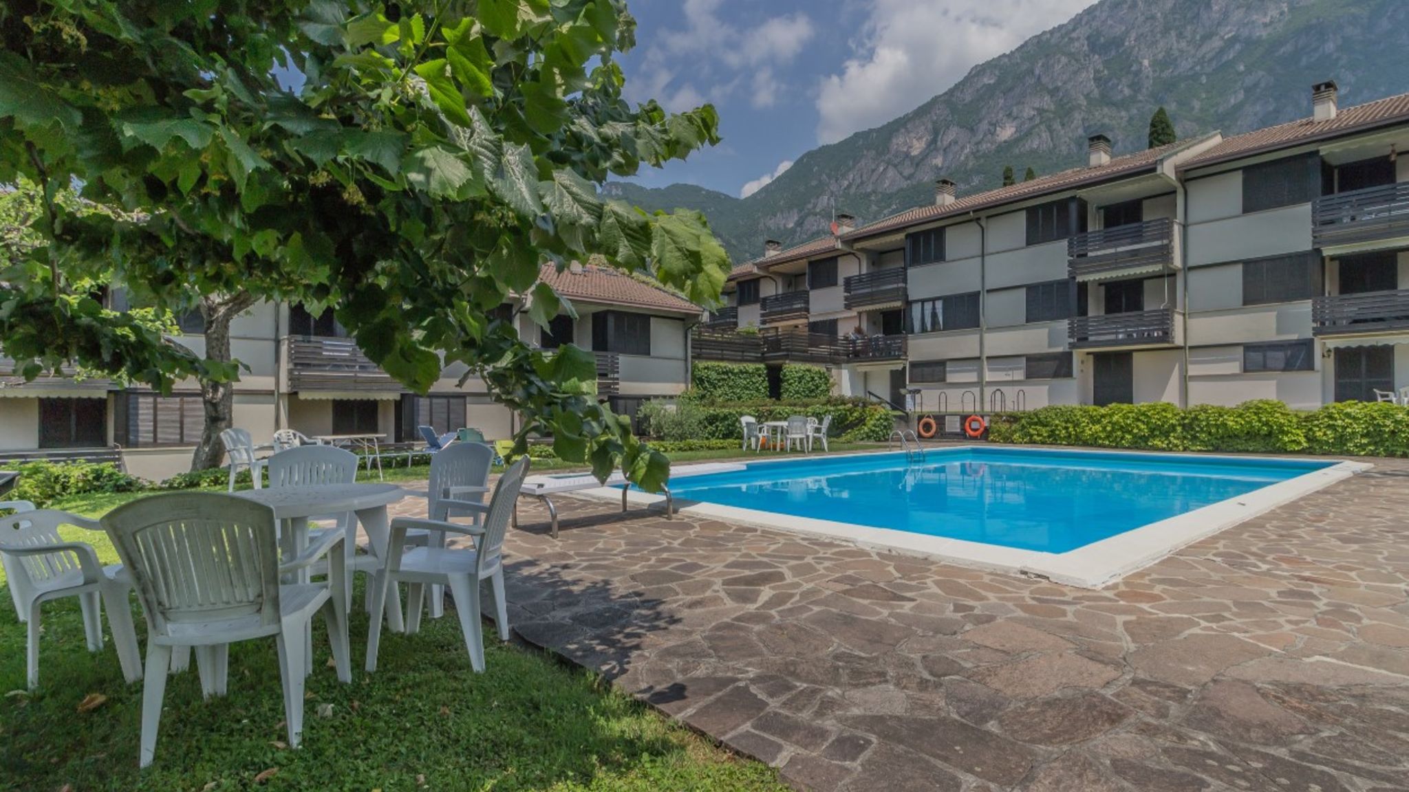 Italianway Lierna SunsetView - Lake Como swimming pool and garden