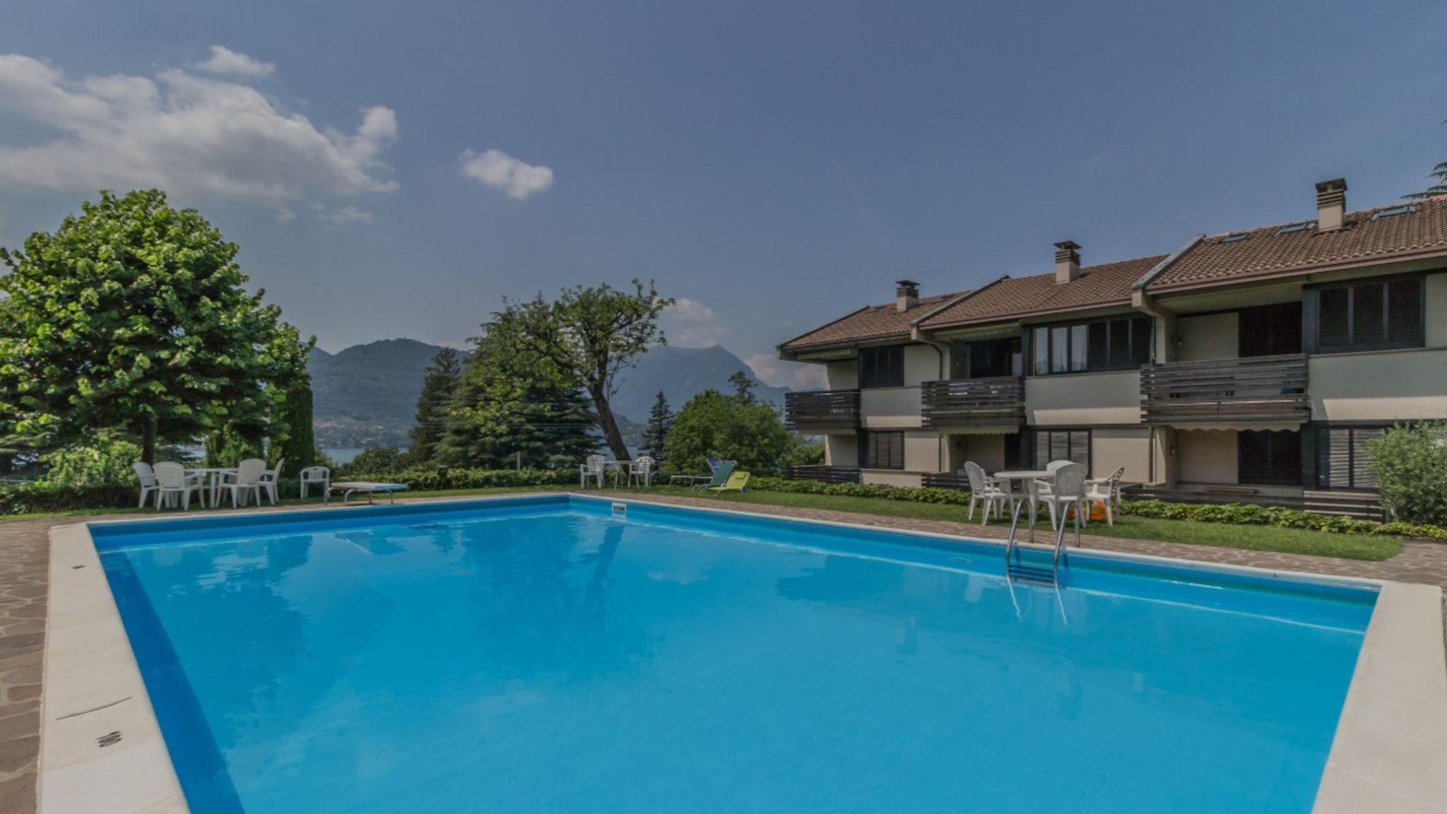 Italianway Lierna SunsetView - Lake Como swimming pool and garden