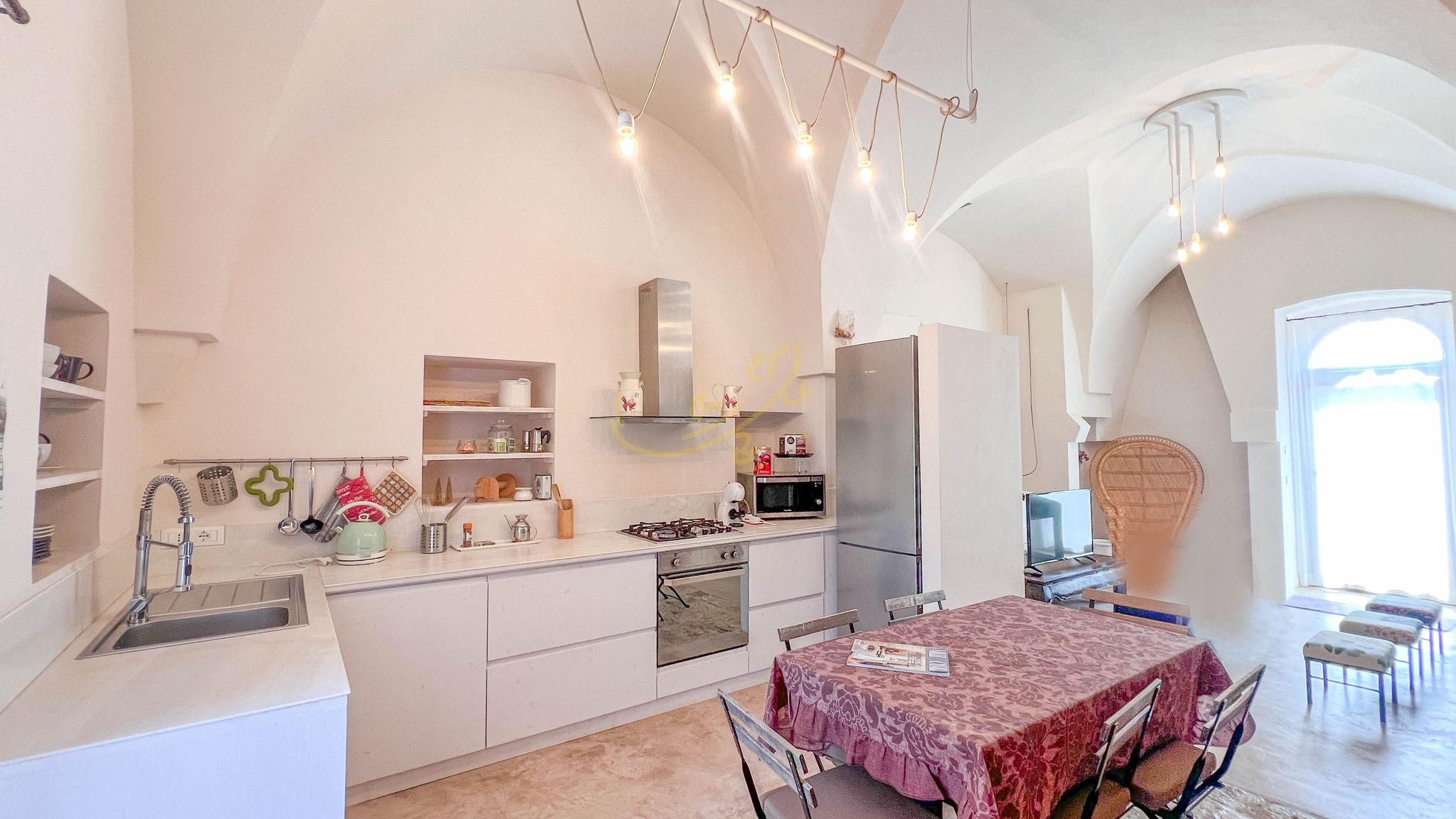 Italianway Fasano TD Torretta Macramè amid the Mediterranean scrub