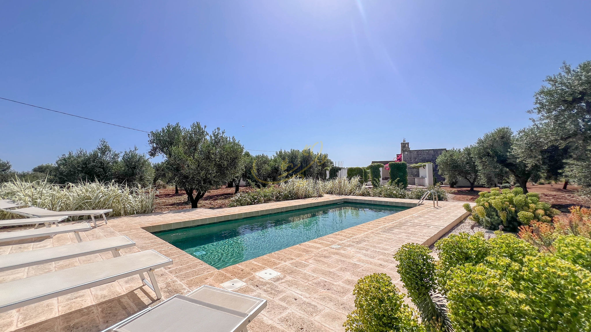 Italianway Fasano TD Torretta Macramè amid the Mediterranean scrub