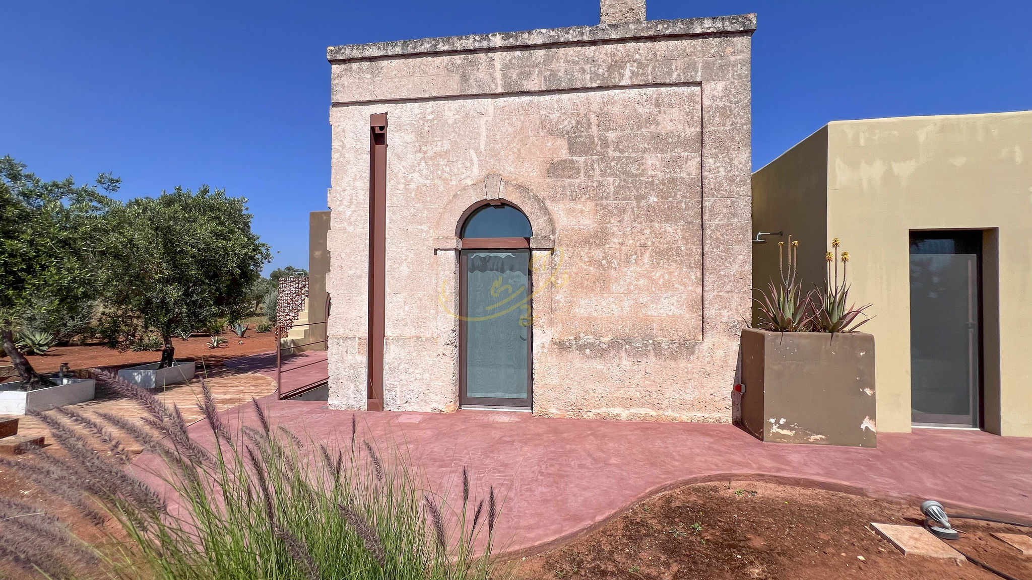 Italianway Fasano TD Torretta Macramè amid the Mediterranean scrub