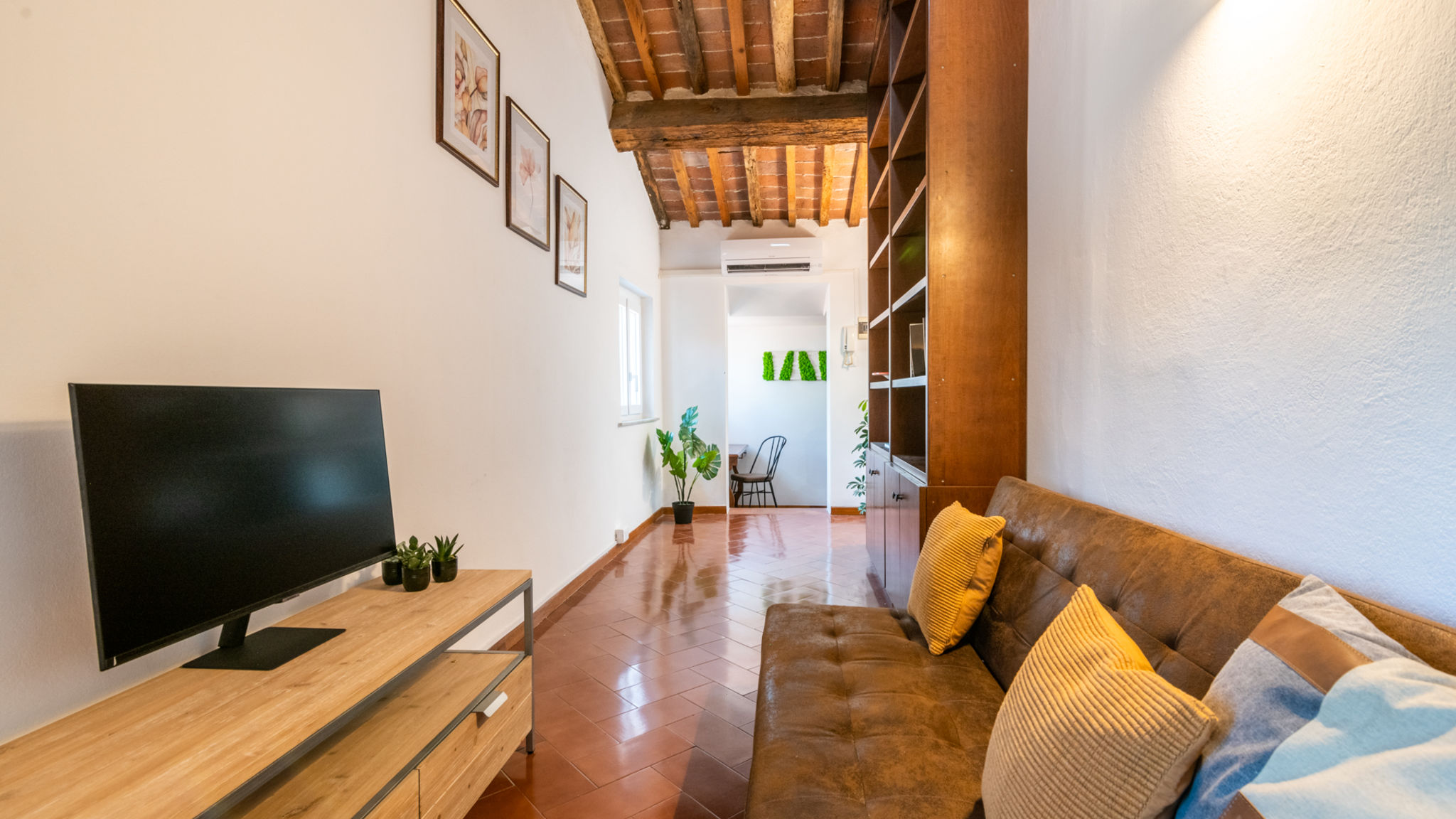 The Rose Apartment