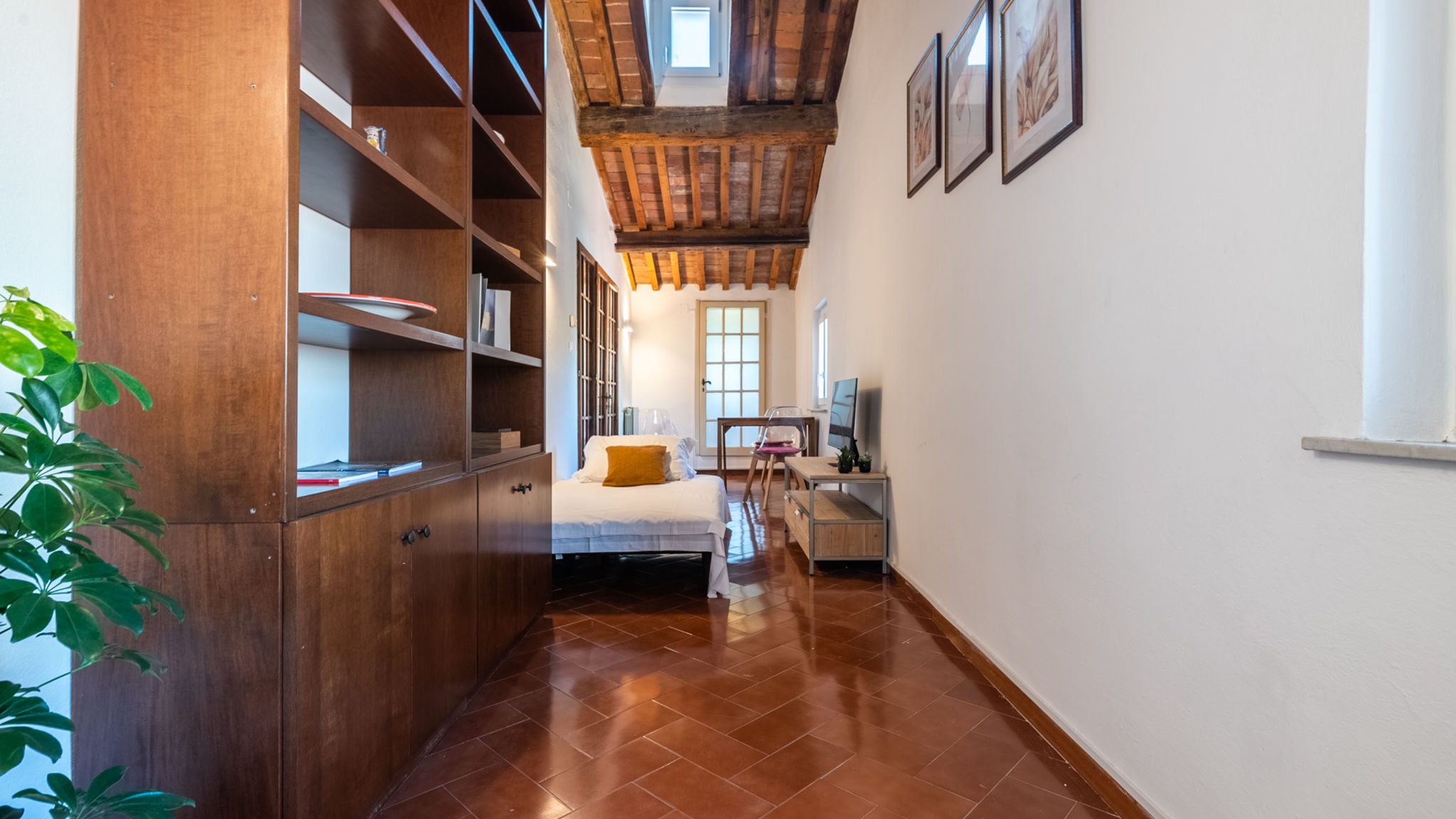 The Rose Apartment